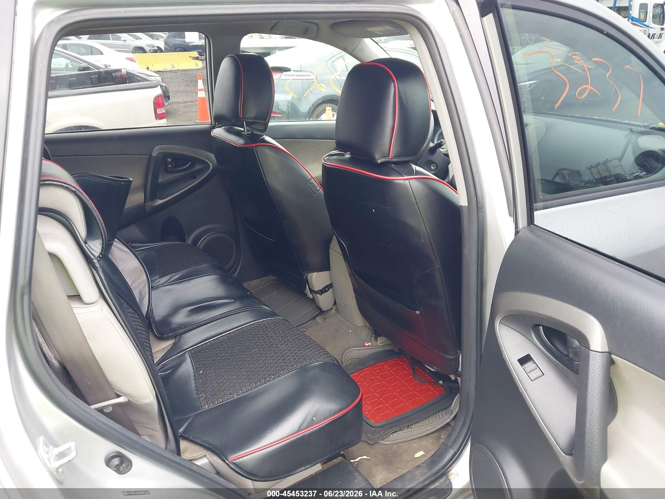2010 Toyota Rav4   Серебряный vin: 2T3BF4DV8AW054762