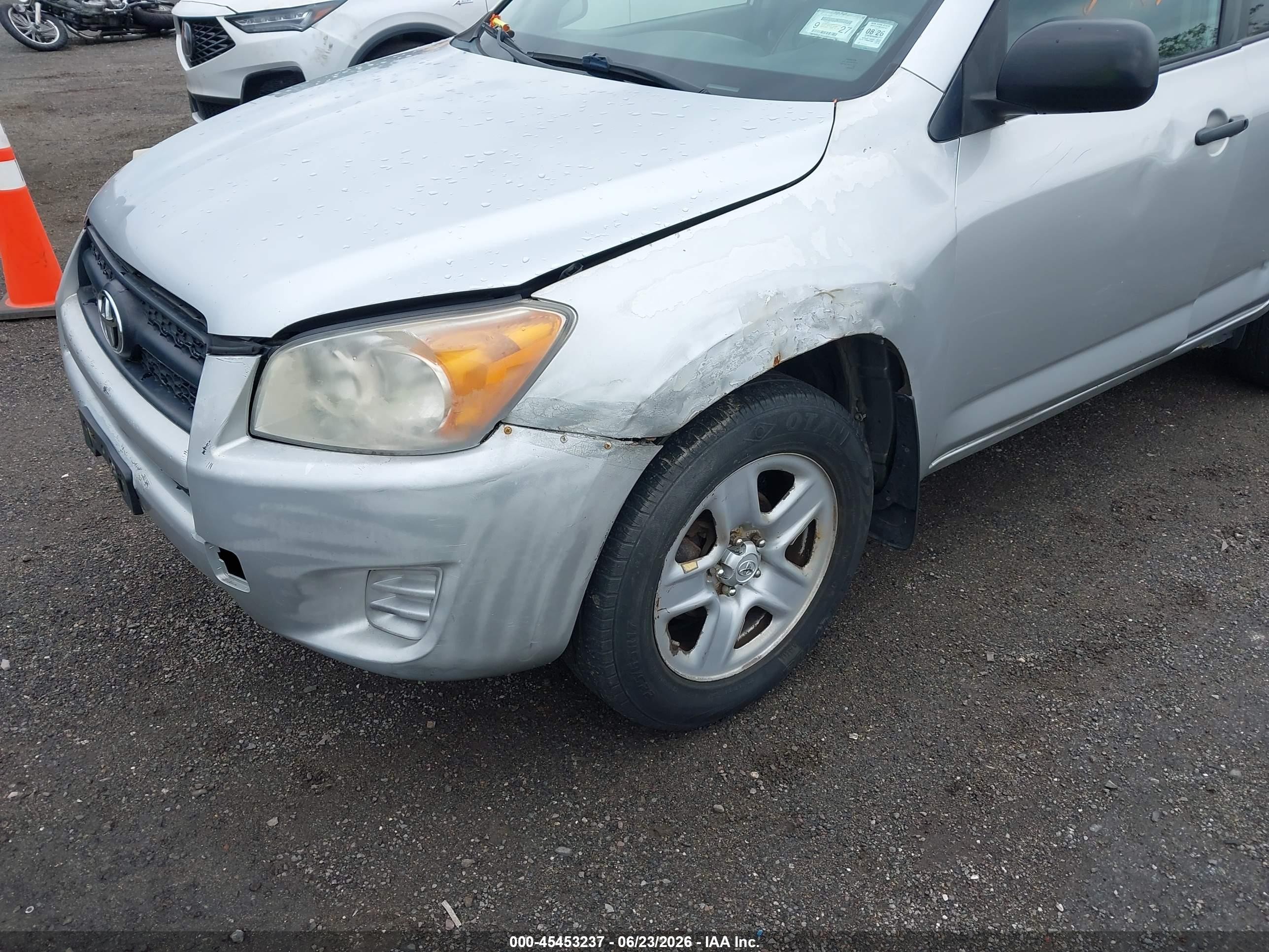 2010 Toyota Rav4   Серебряный vin: 2T3BF4DV8AW054762