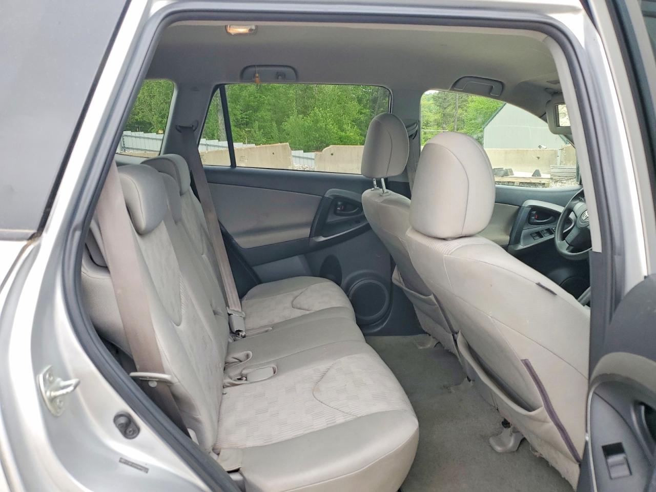 2010 Toyota Rav4 Base Silver vin: 2T3BF4DV8AW060030