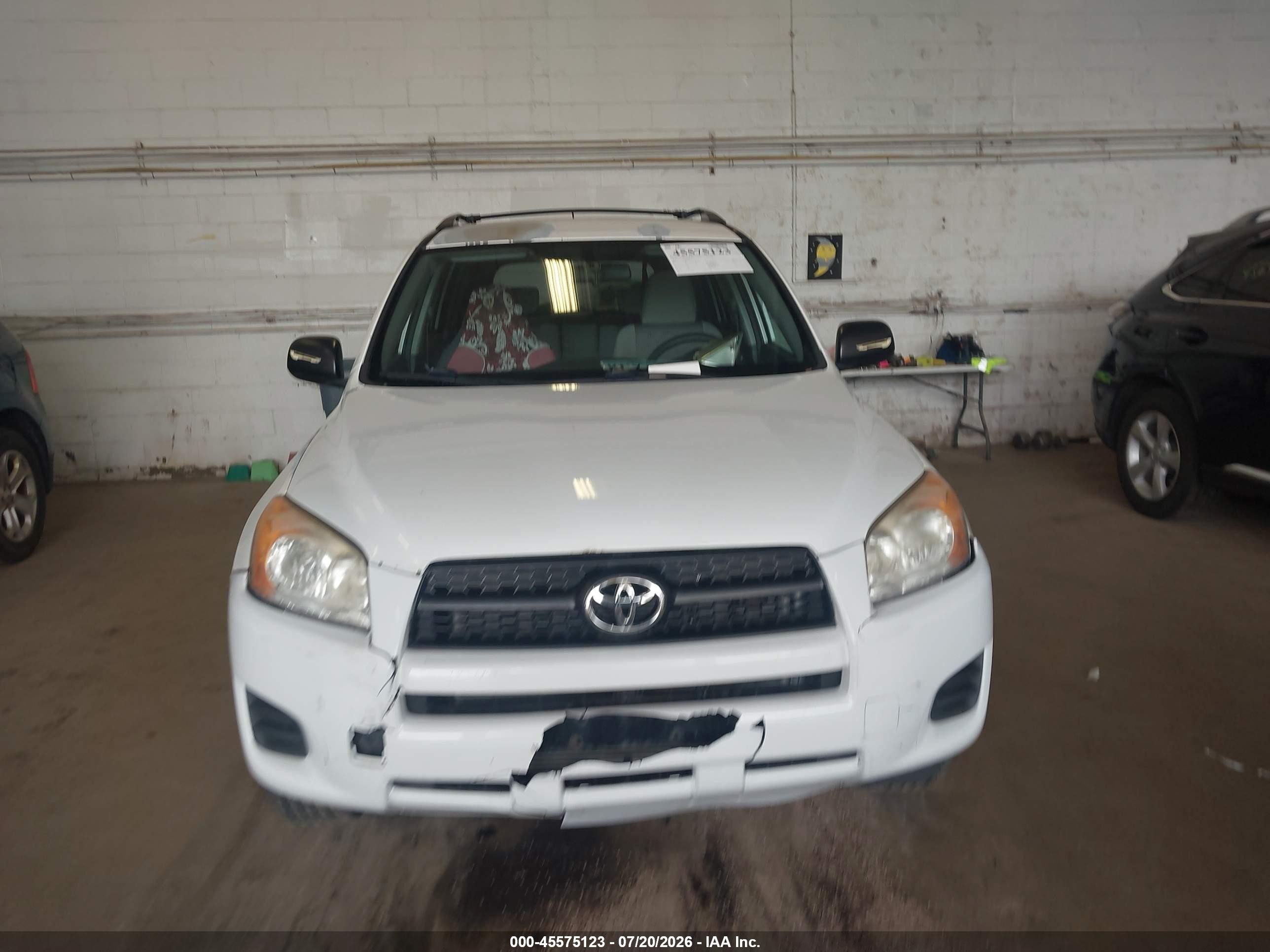 2010 Toyota Rav4   Белый vin: 2T3BF4DV8AW063218