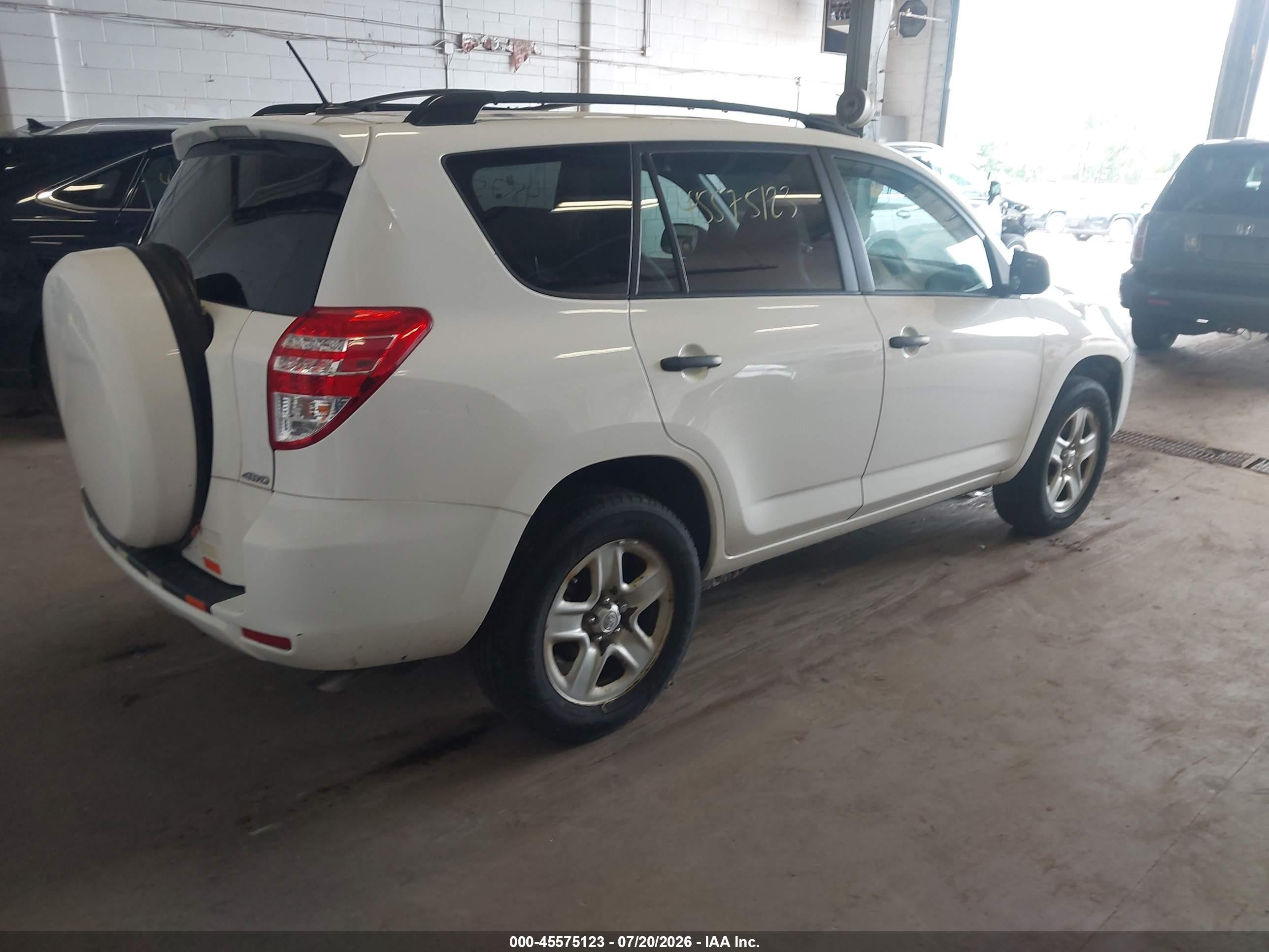 2010 Toyota Rav4   Белый vin: 2T3BF4DV8AW063218