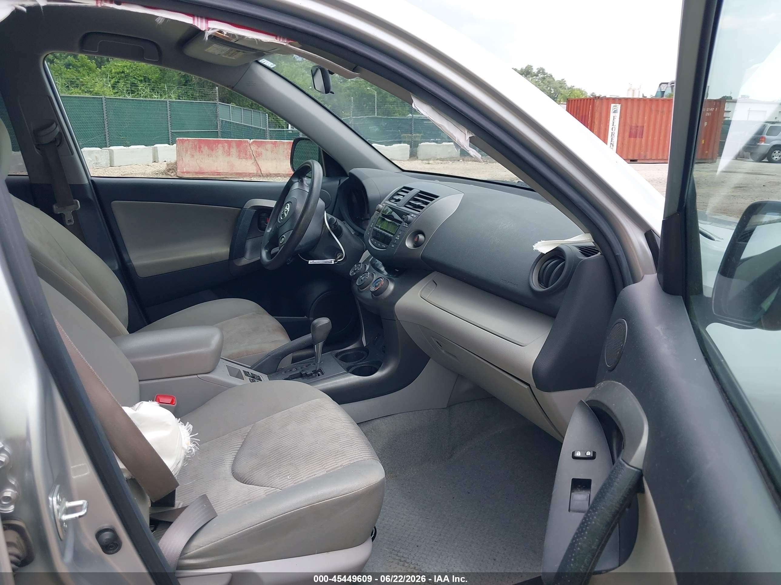 2010 Toyota Rav4   Silver vin: 2T3BF4DV8AW064952