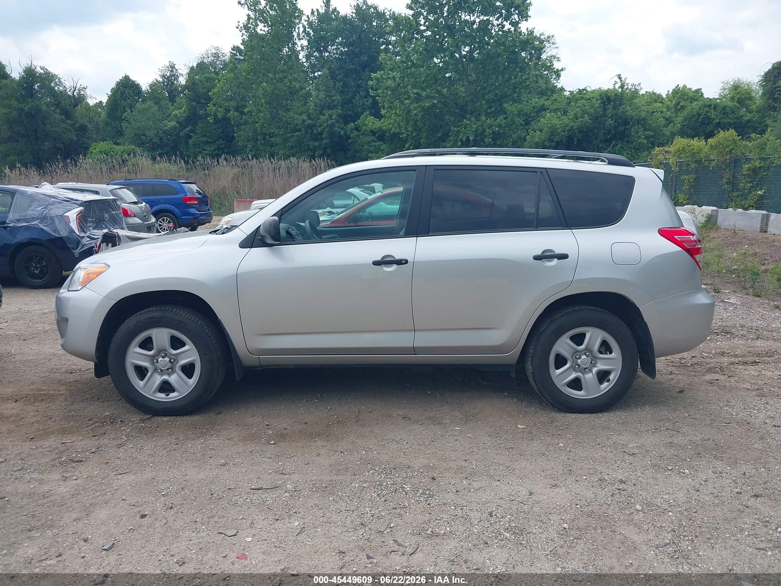 2010 Toyota Rav4   Silver vin: 2T3BF4DV8AW064952