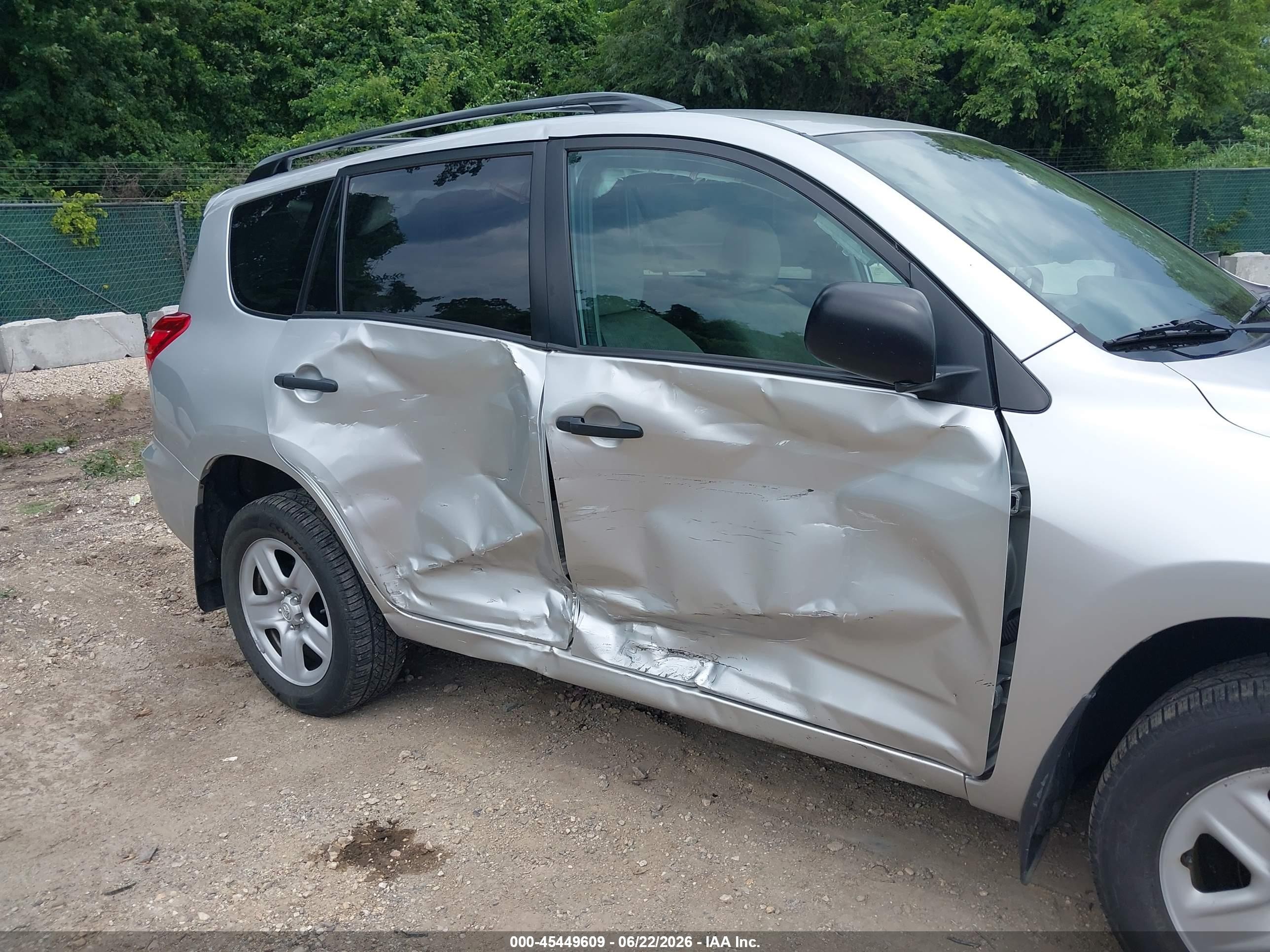 2010 Toyota Rav4   Silver vin: 2T3BF4DV8AW064952