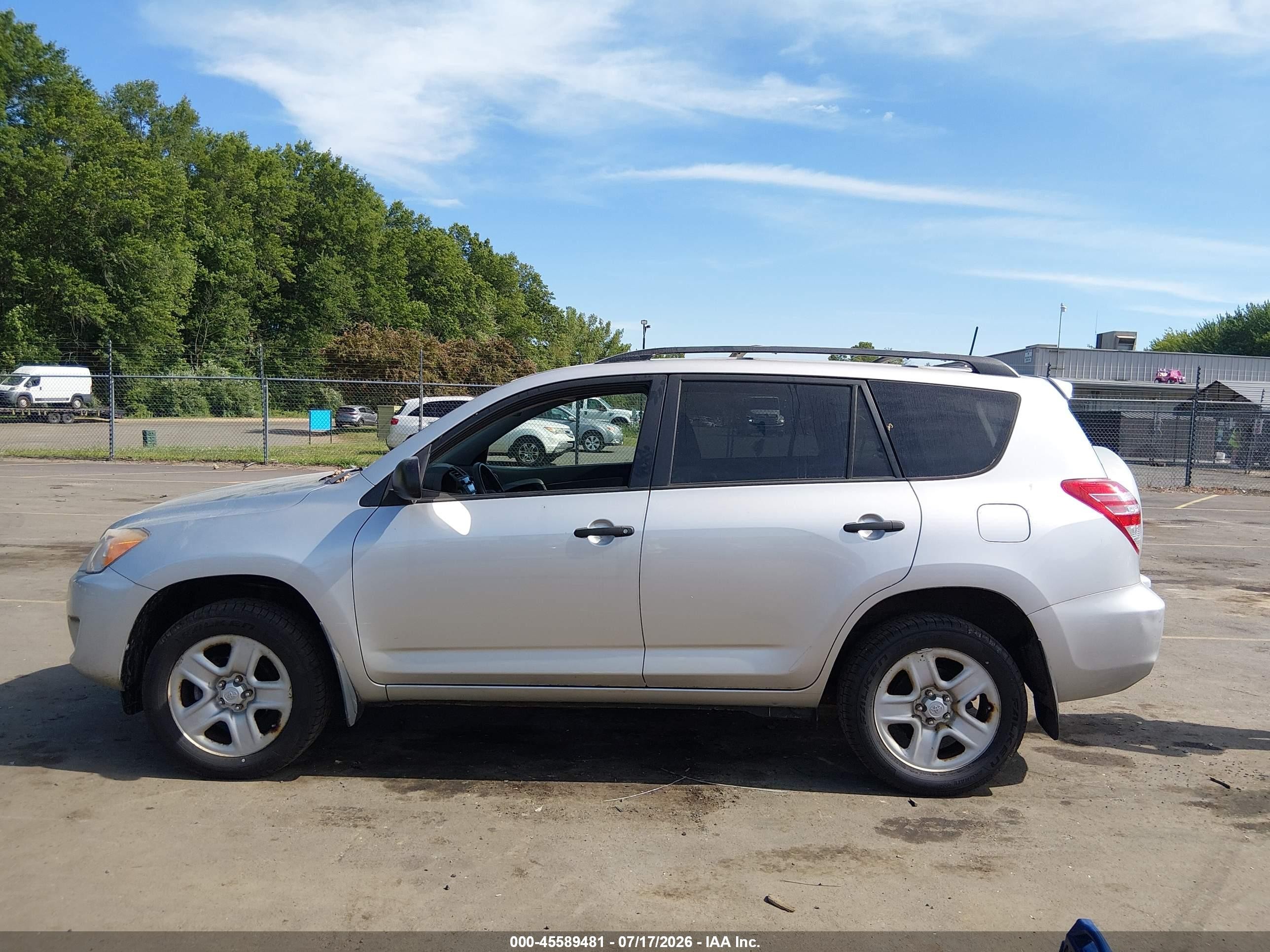 2010 Toyota Rav4   Серебряный vin: 2T3BF4DV8AW071514