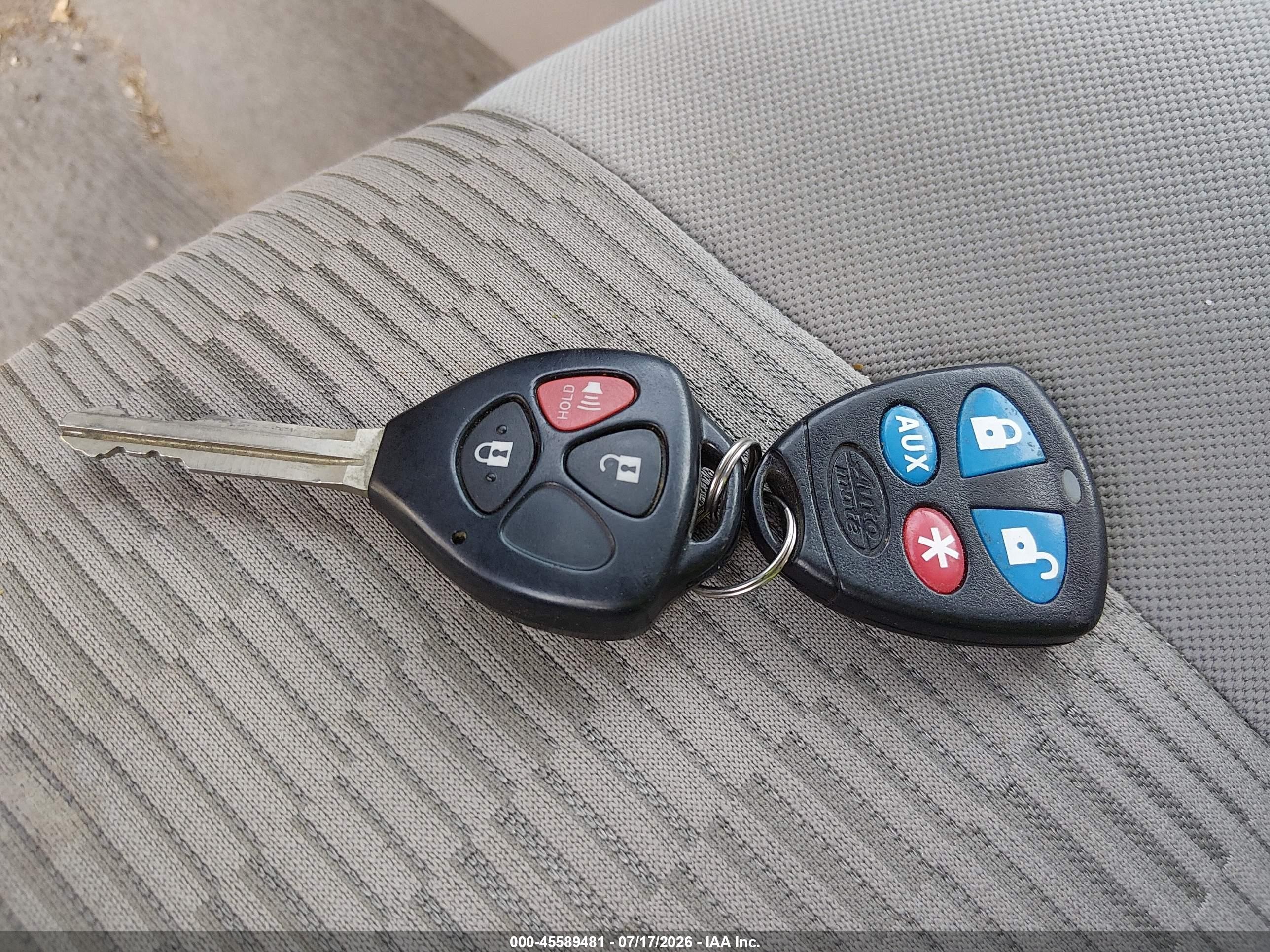 2010 Toyota Rav4   Серебряный vin: 2T3BF4DV8AW071514