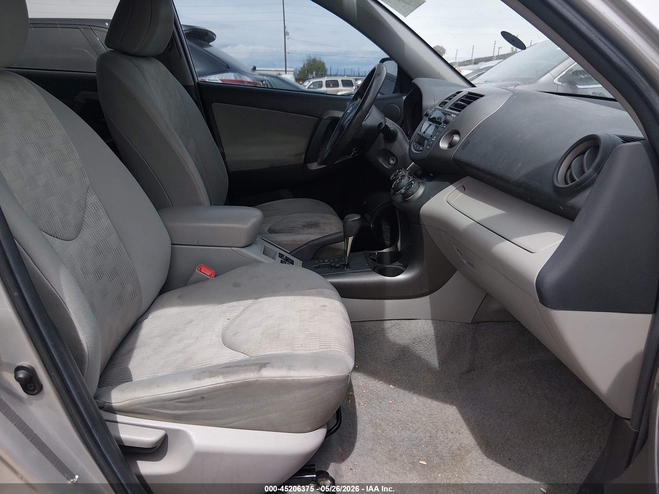 2010 Toyota Rav4   Silver vin: 2T3BF4DV8AW080827