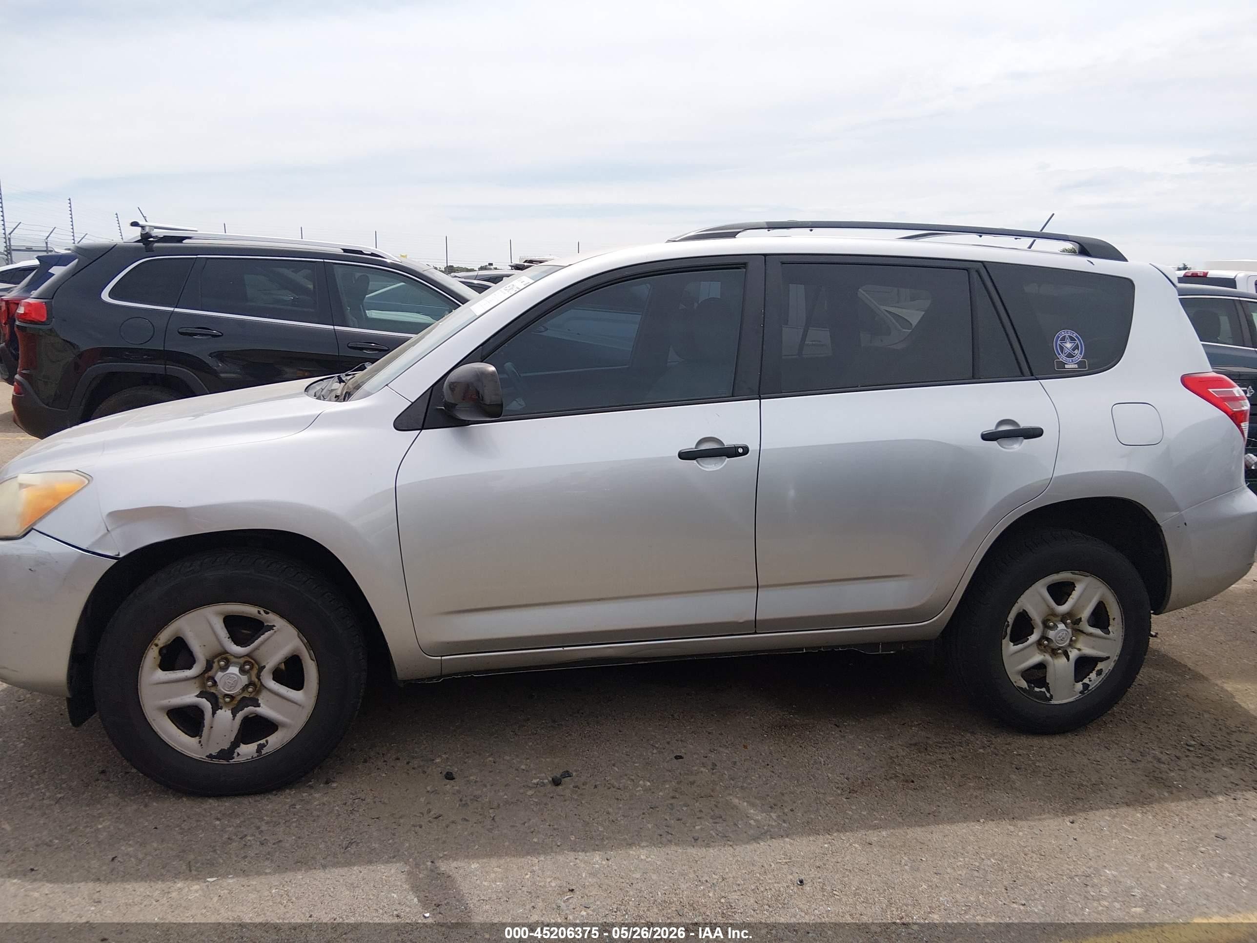 2010 Toyota Rav4   Silver vin: 2T3BF4DV8AW080827