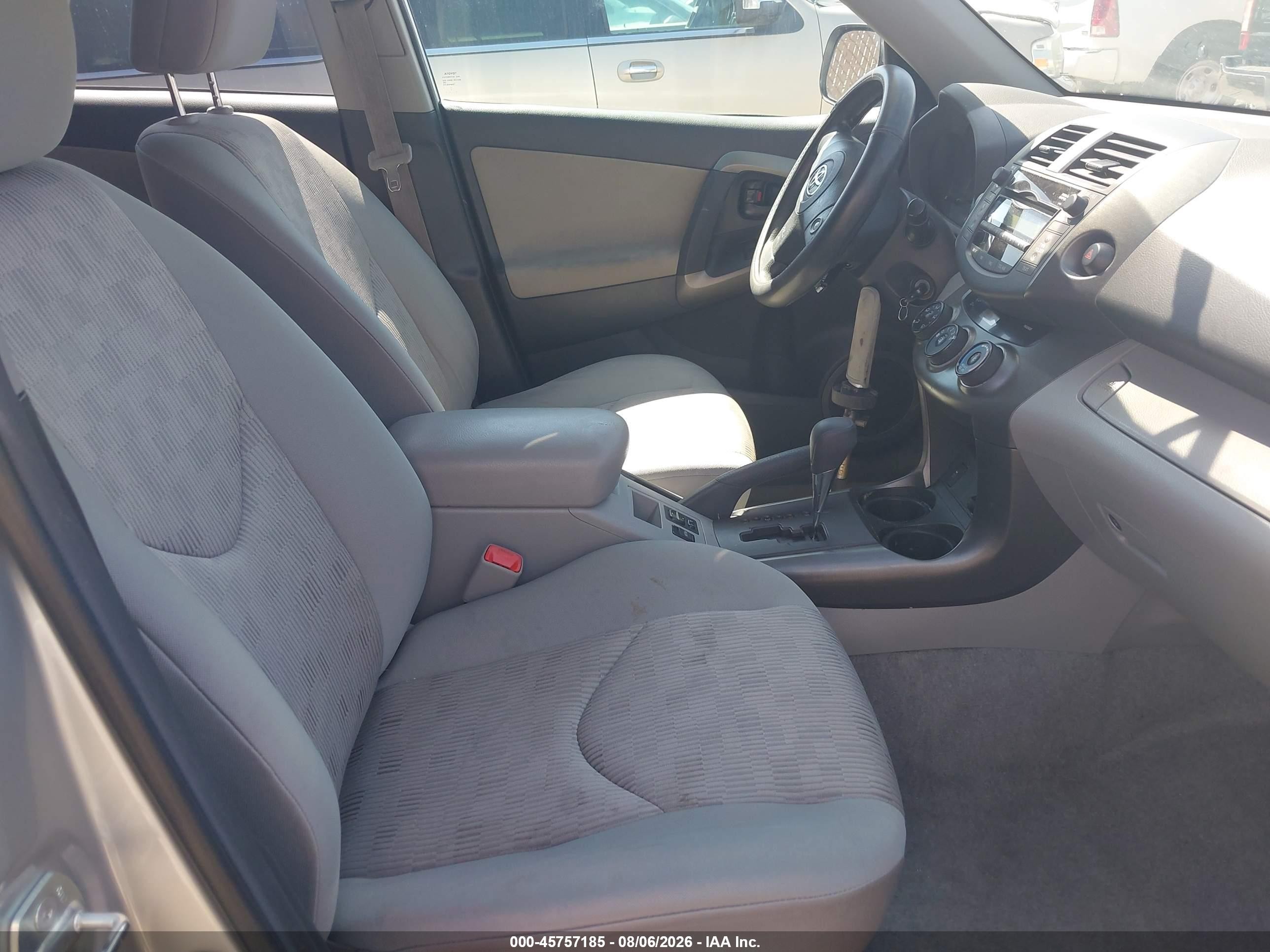 2010 Toyota Rav4   Серебряный vin: 2T3BF4DV8AW082027