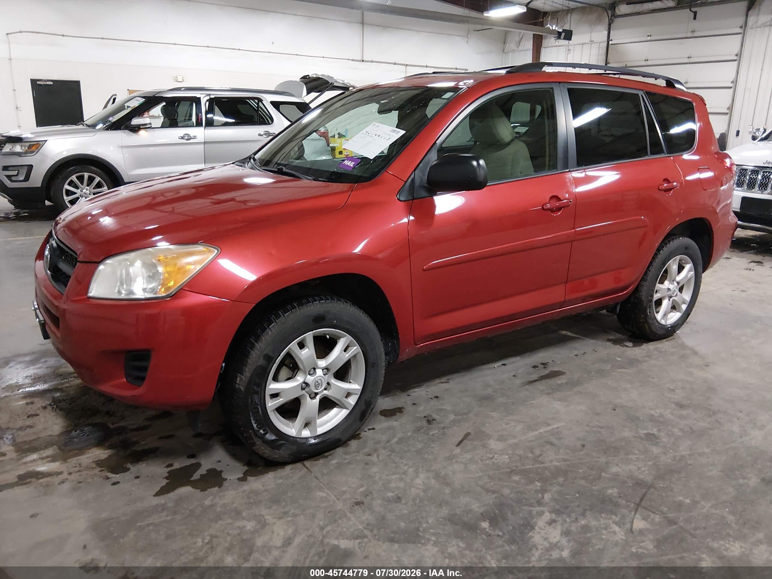 2011 Toyota Rav4   Red vin: 2T3BF4DV8BW085916