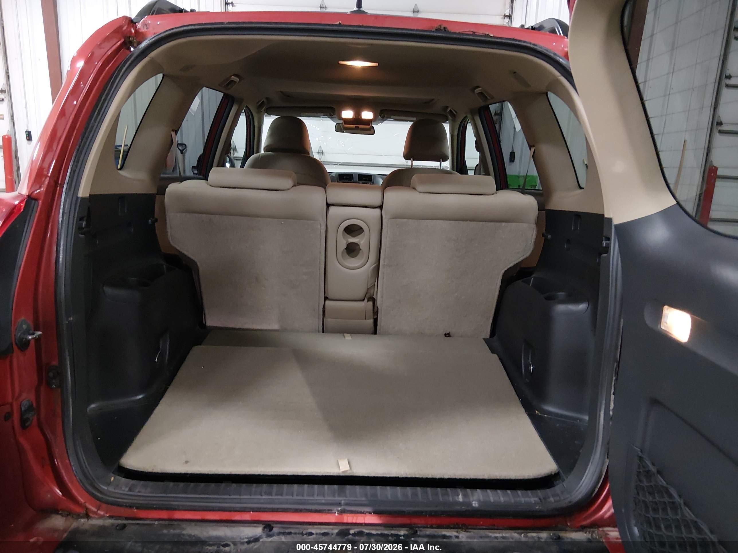 2011 Toyota Rav4   Red vin: 2T3BF4DV8BW085916