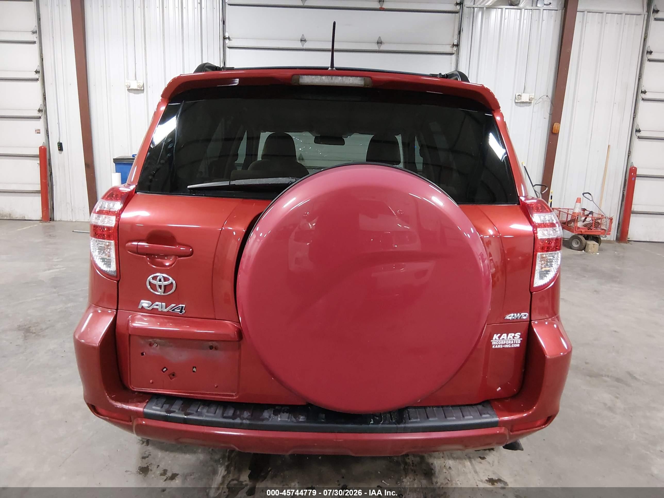 2011 Toyota Rav4   Red vin: 2T3BF4DV8BW085916