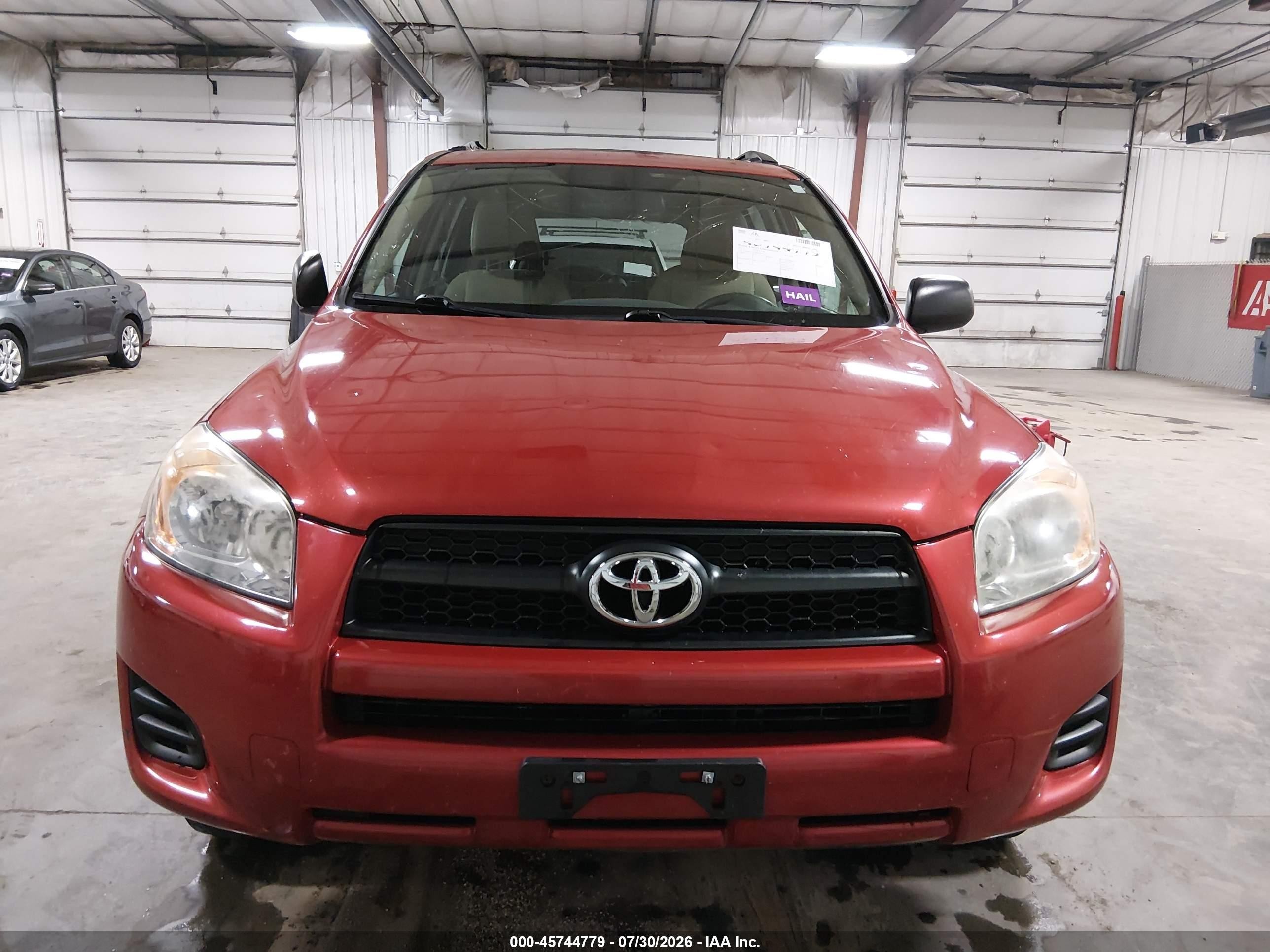 2011 Toyota Rav4   Red vin: 2T3BF4DV8BW085916
