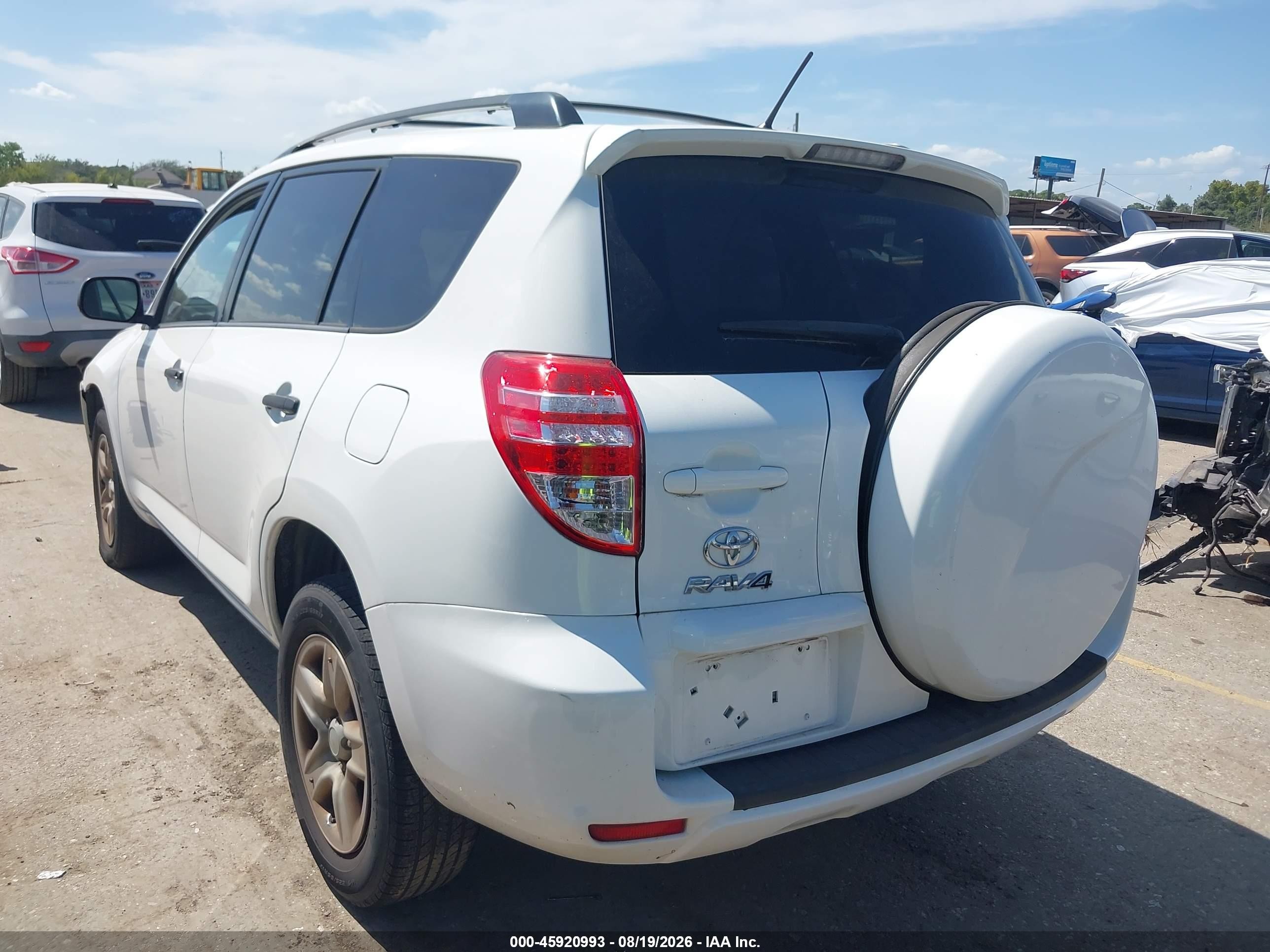 2011 Toyota Rav4   White vin: 2T3BF4DV8BW098536