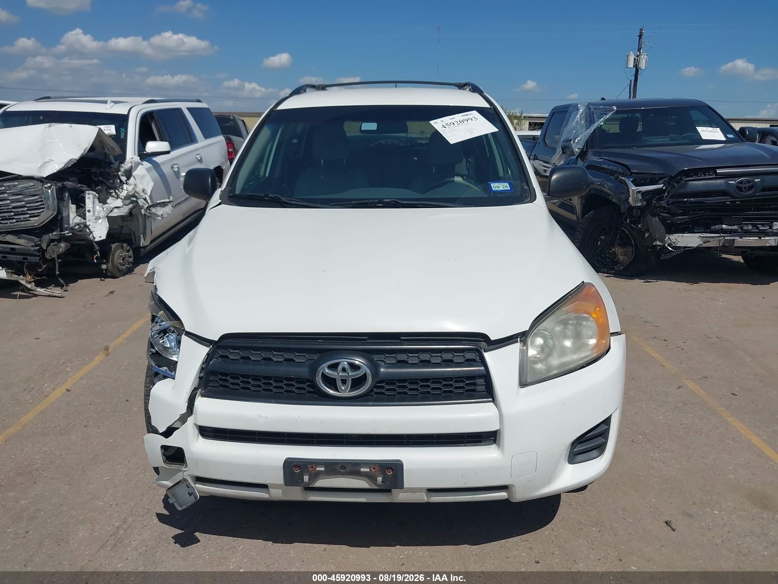 2011 Toyota Rav4   White vin: 2T3BF4DV8BW098536