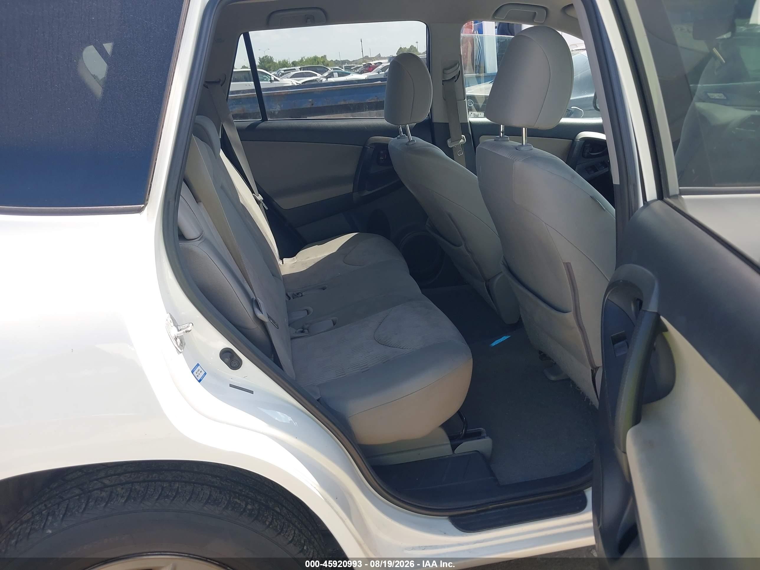 2011 Toyota Rav4   White vin: 2T3BF4DV8BW098536