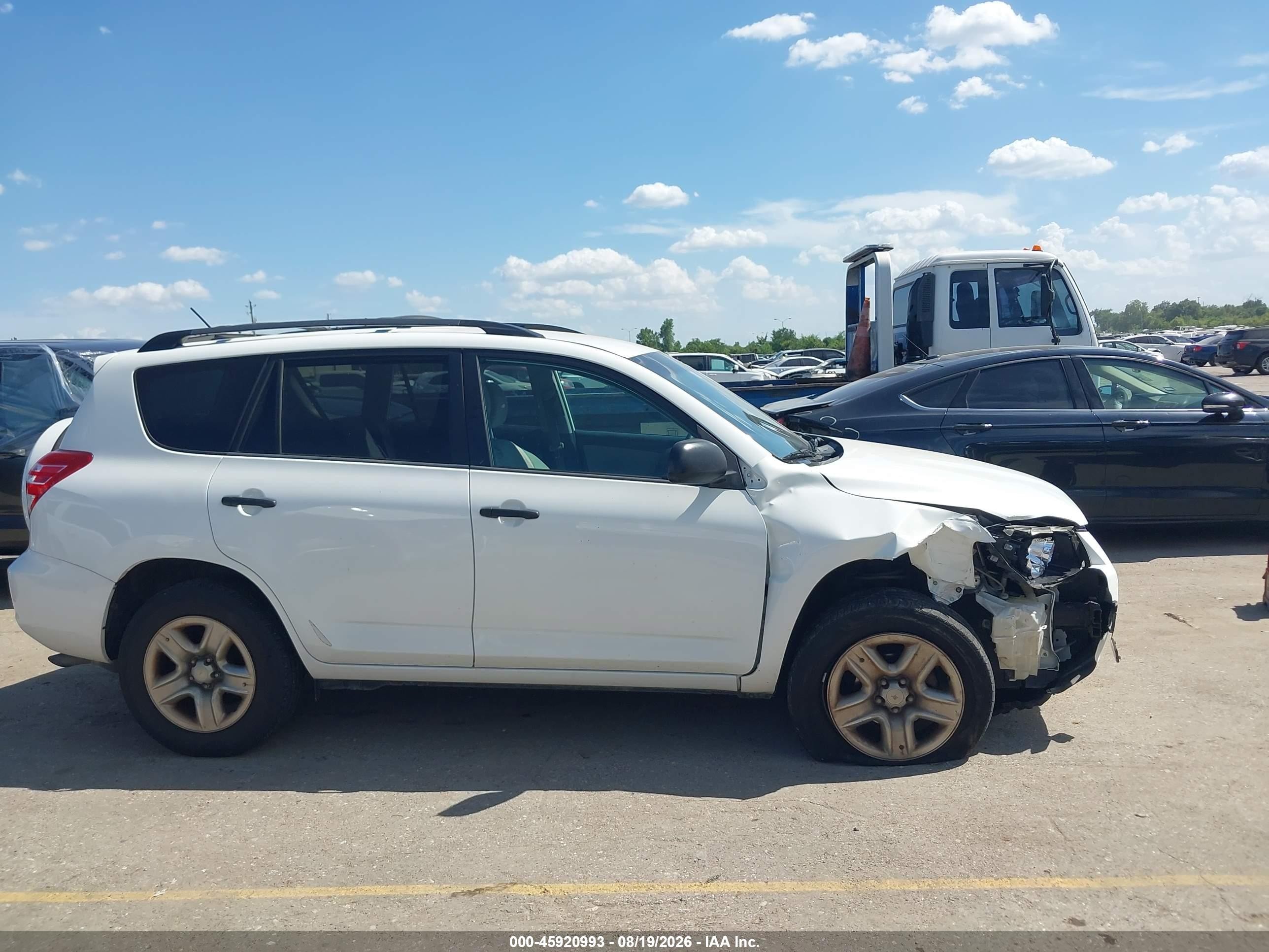 2011 Toyota Rav4   White vin: 2T3BF4DV8BW098536