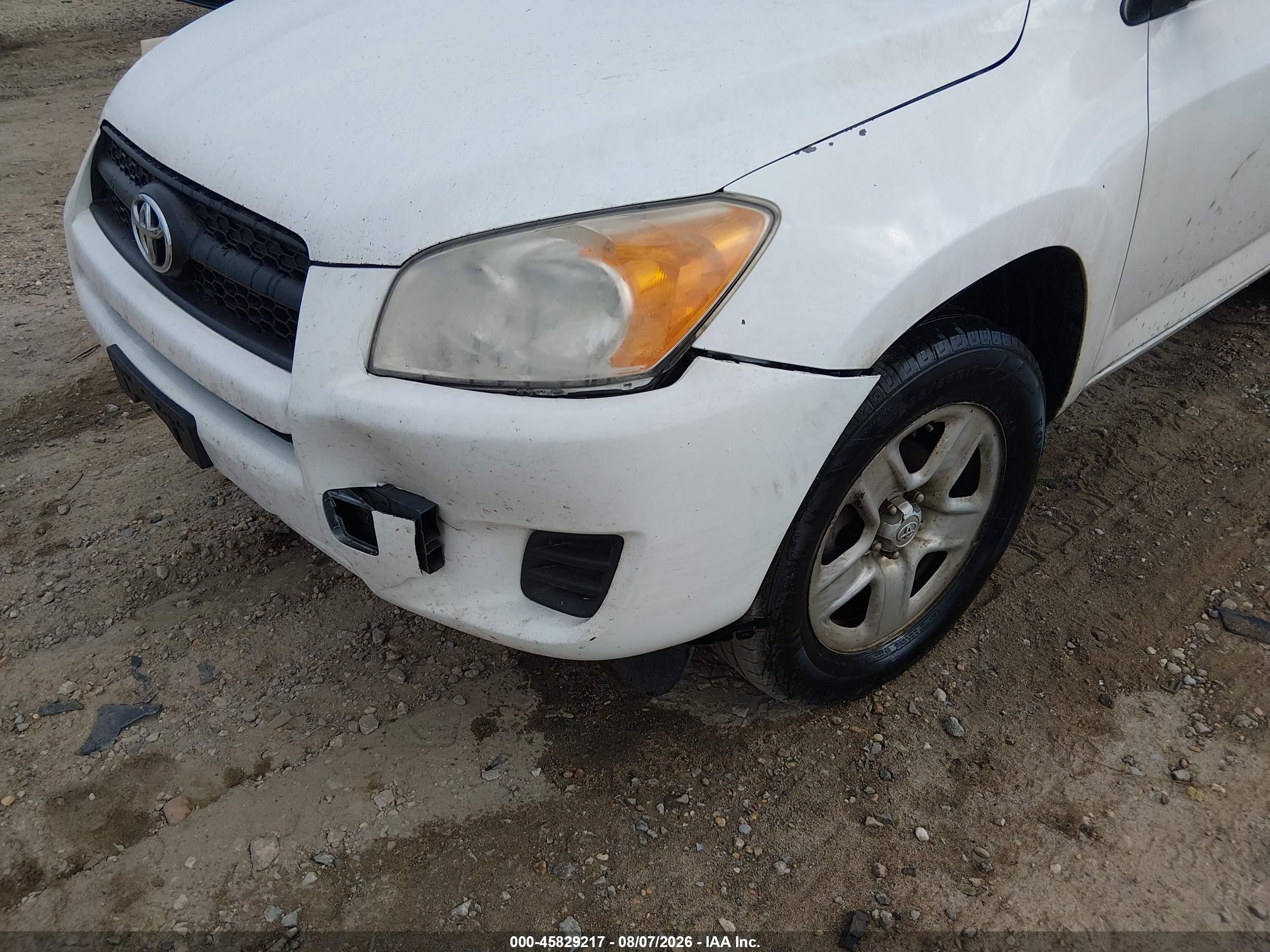2011 Toyota Rav4   White vin: 2T3BF4DV8BW099802