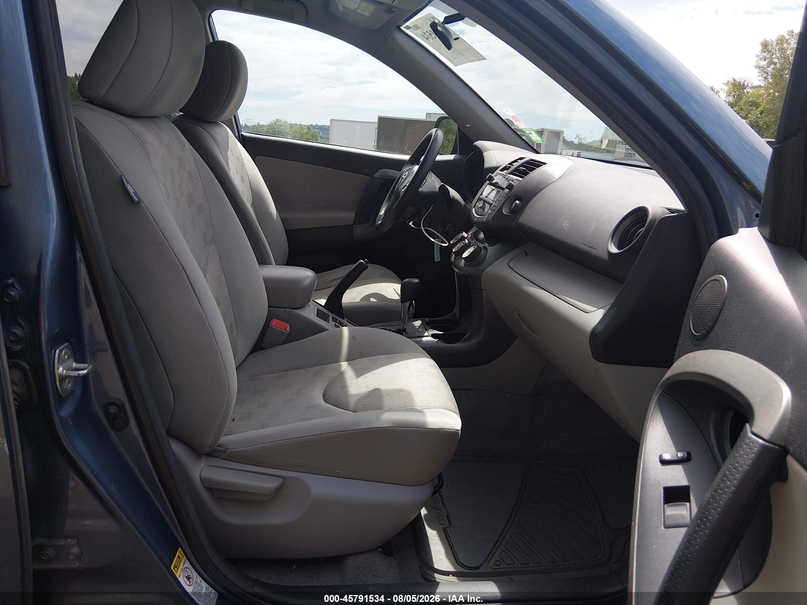 2011 Toyota Rav4   Blue vin: 2T3BF4DV8BW115075