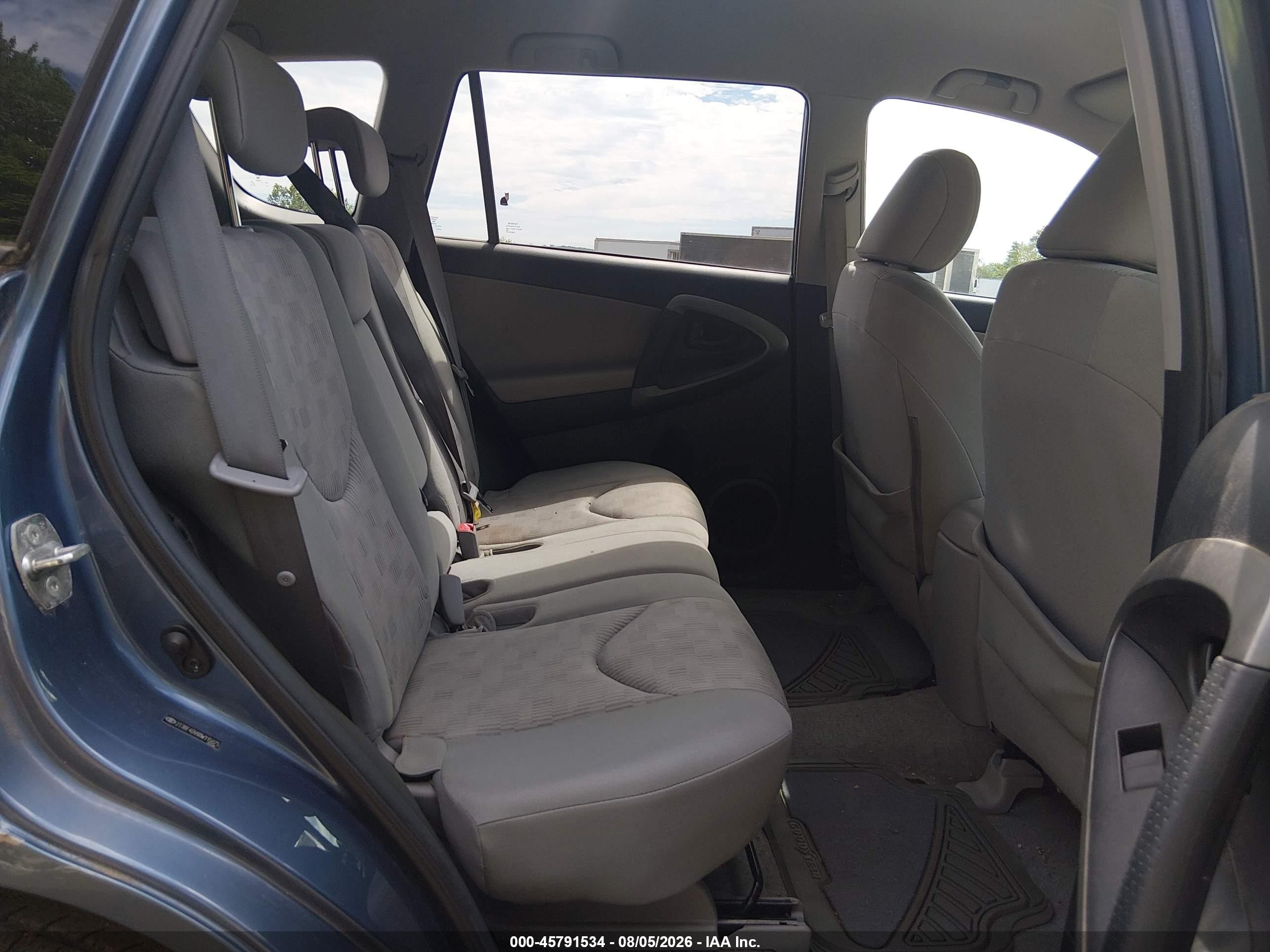 2011 Toyota Rav4   Blue vin: 2T3BF4DV8BW115075