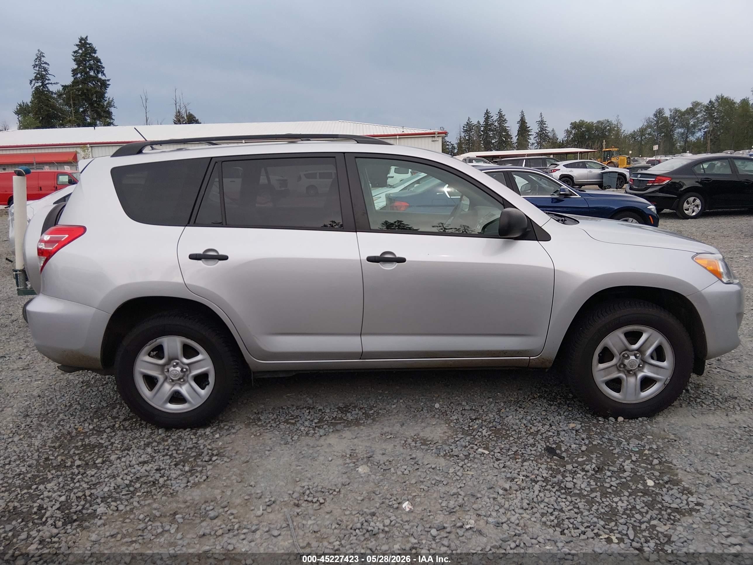 2011 Toyota Rav4   Silver vin: 2T3BF4DV8BW121829