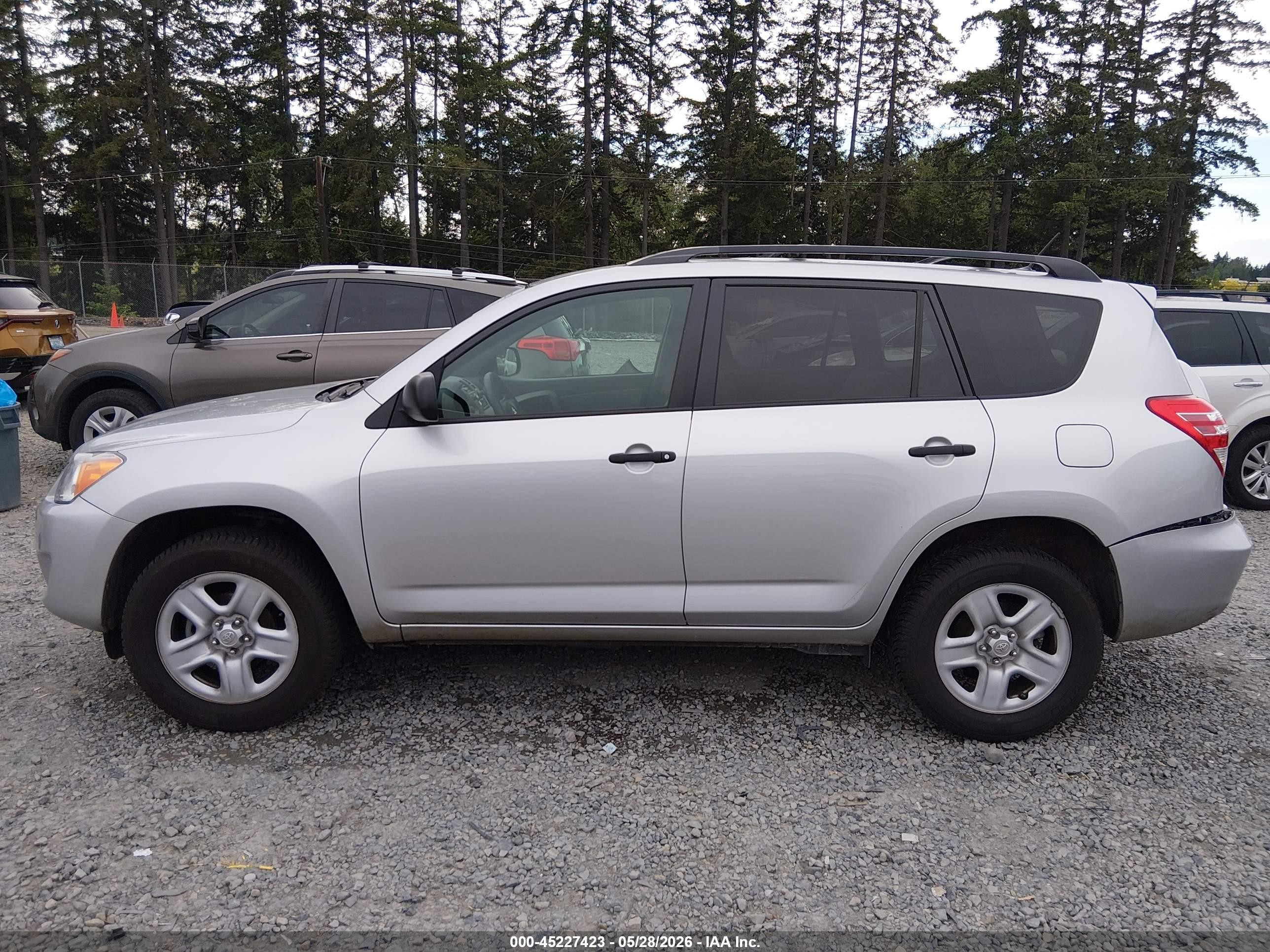 2011 Toyota Rav4   Silver vin: 2T3BF4DV8BW121829