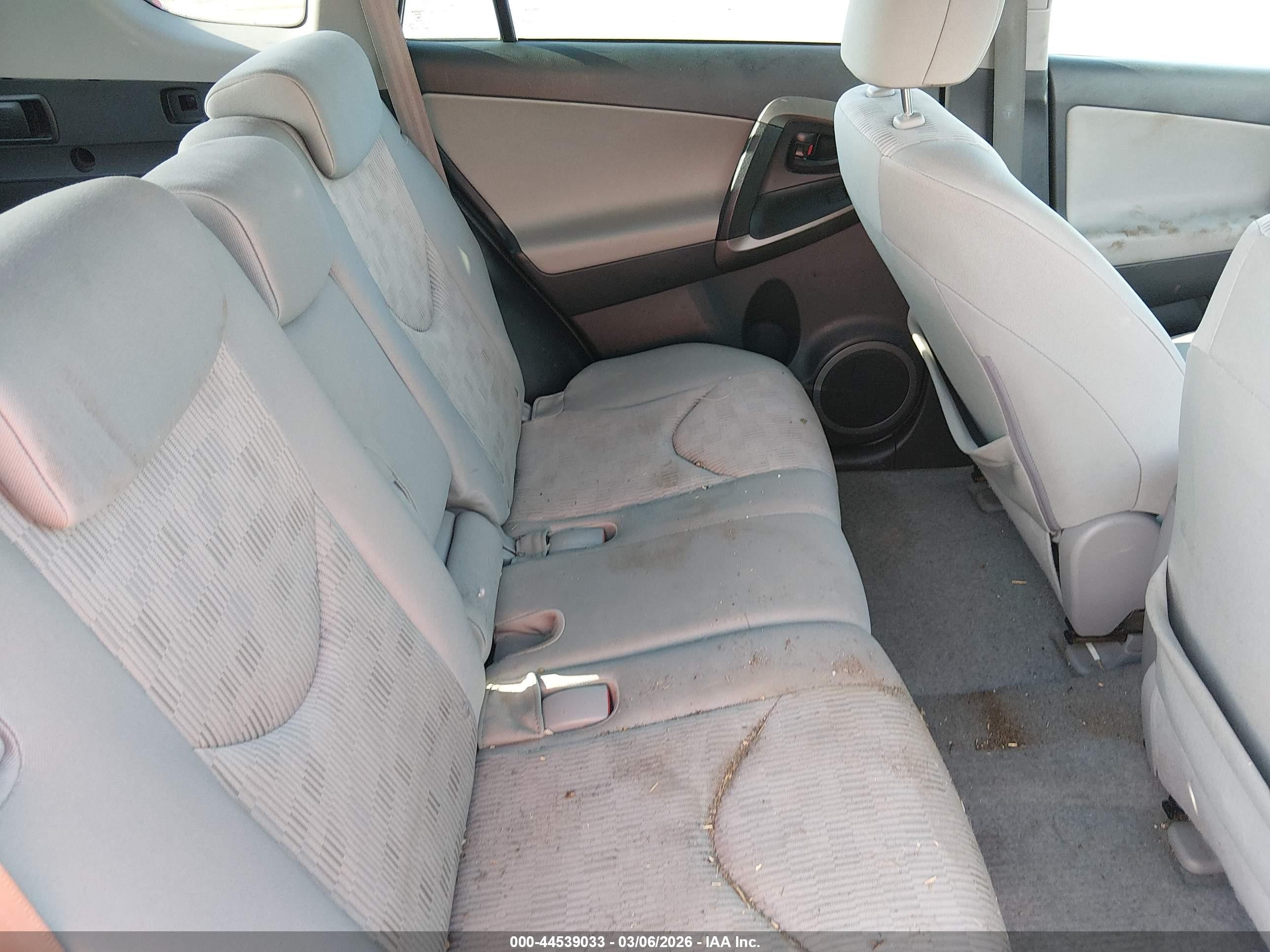 2011 Toyota Rav4 Silver vin: 2T3BF4DV8BW124519