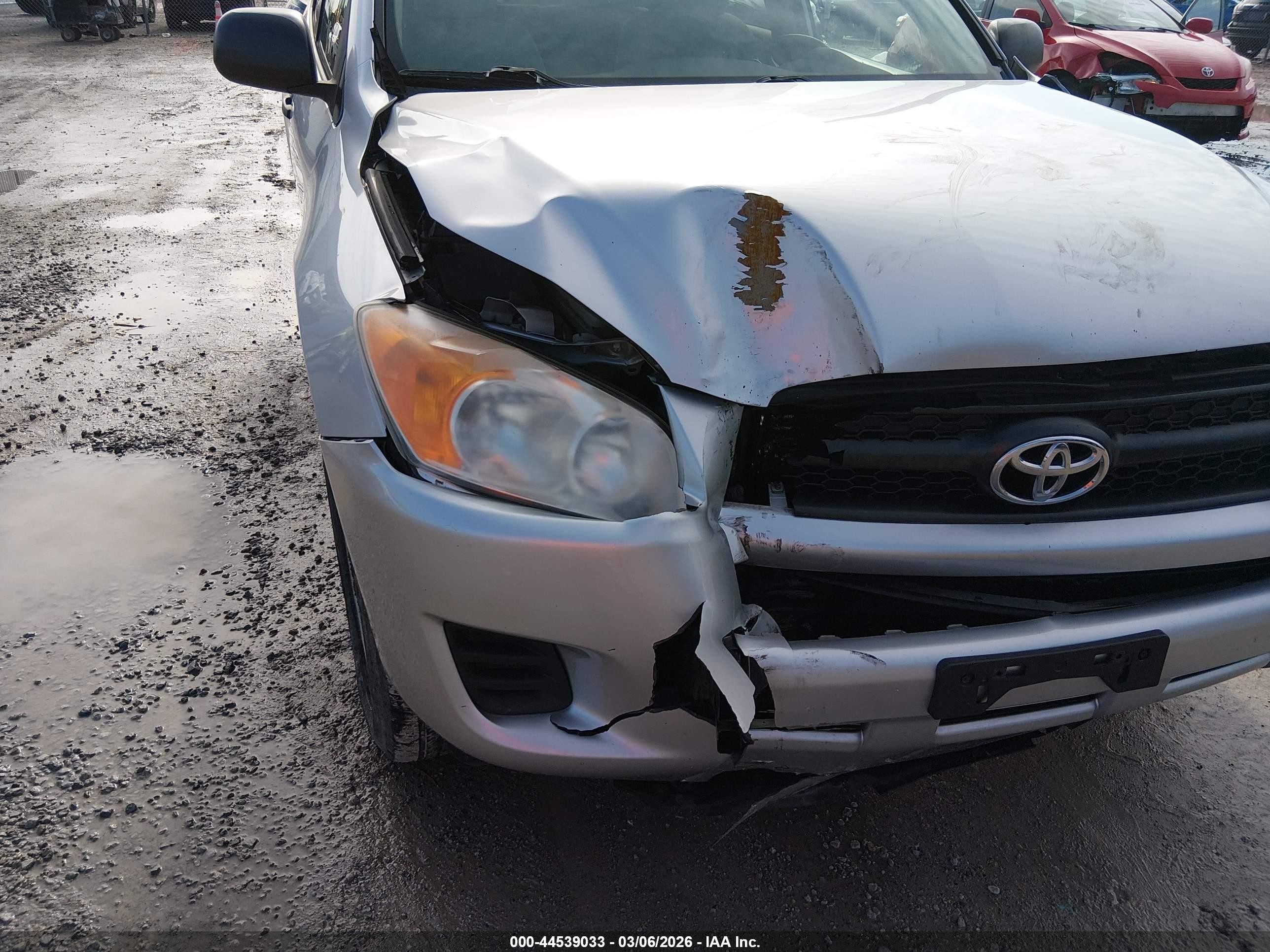 2011 Toyota Rav4 Silver vin: 2T3BF4DV8BW124519