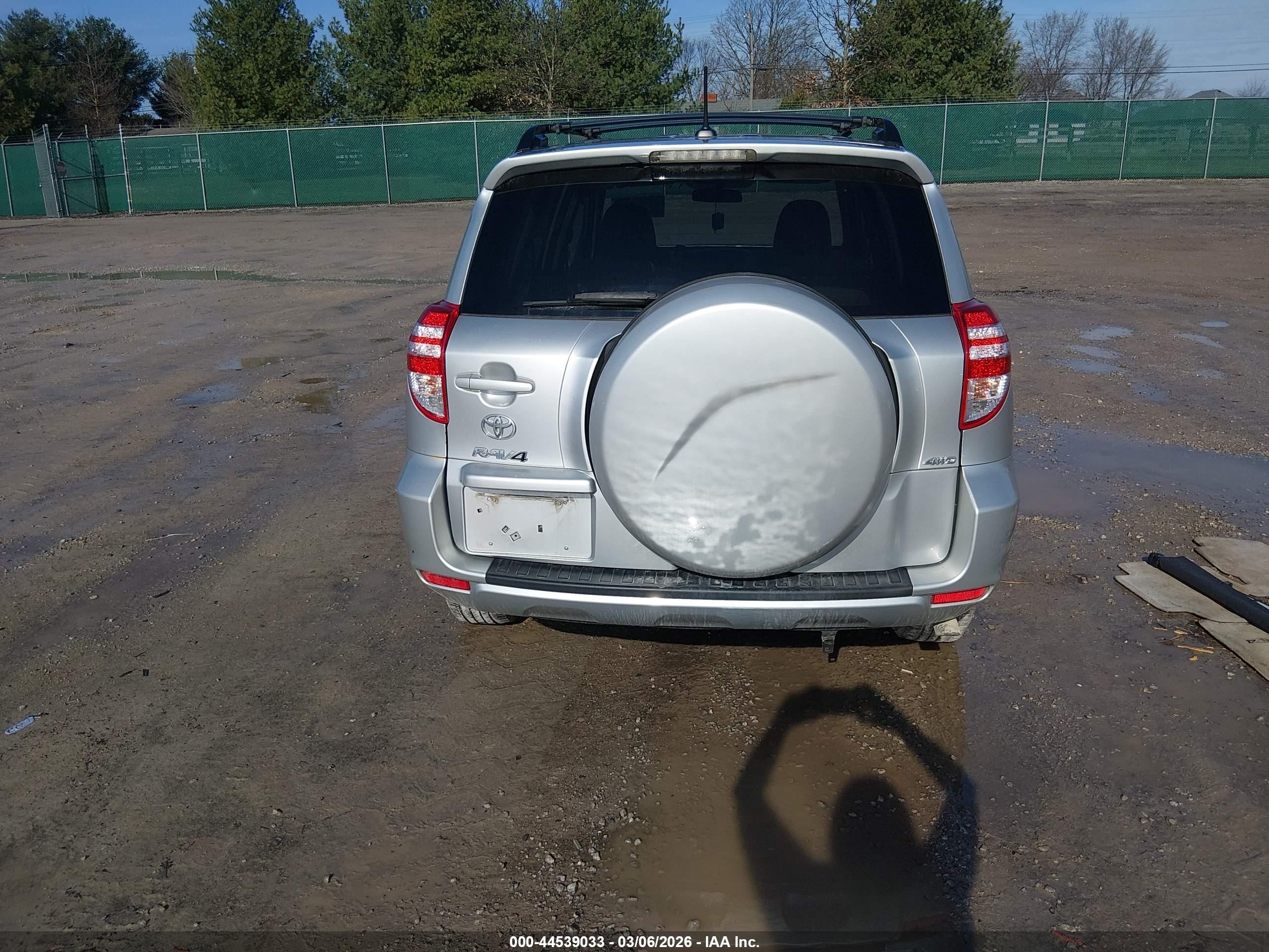 2011 Toyota Rav4 Silver vin: 2T3BF4DV8BW124519