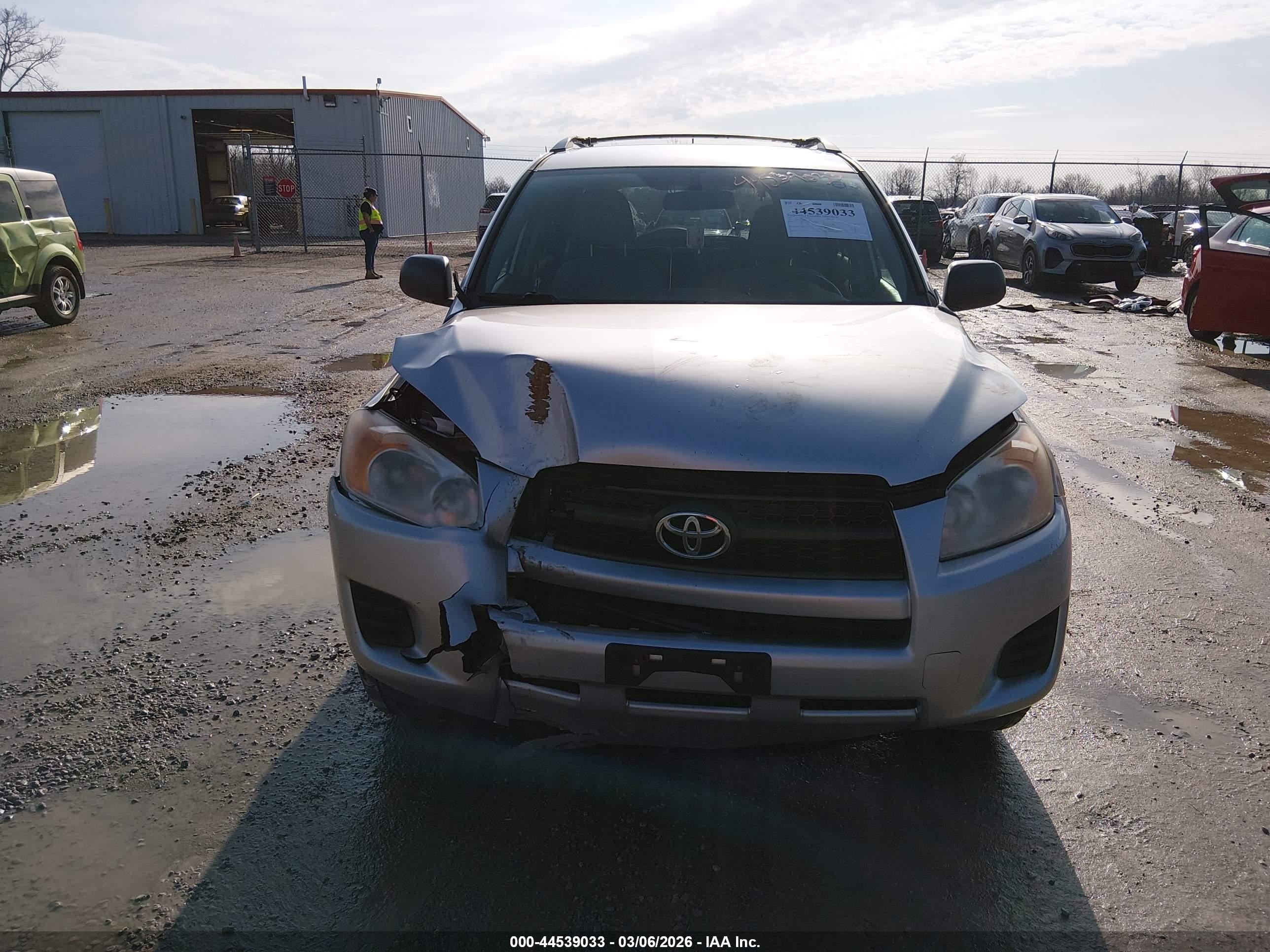 2011 Toyota Rav4 Silver vin: 2T3BF4DV8BW124519
