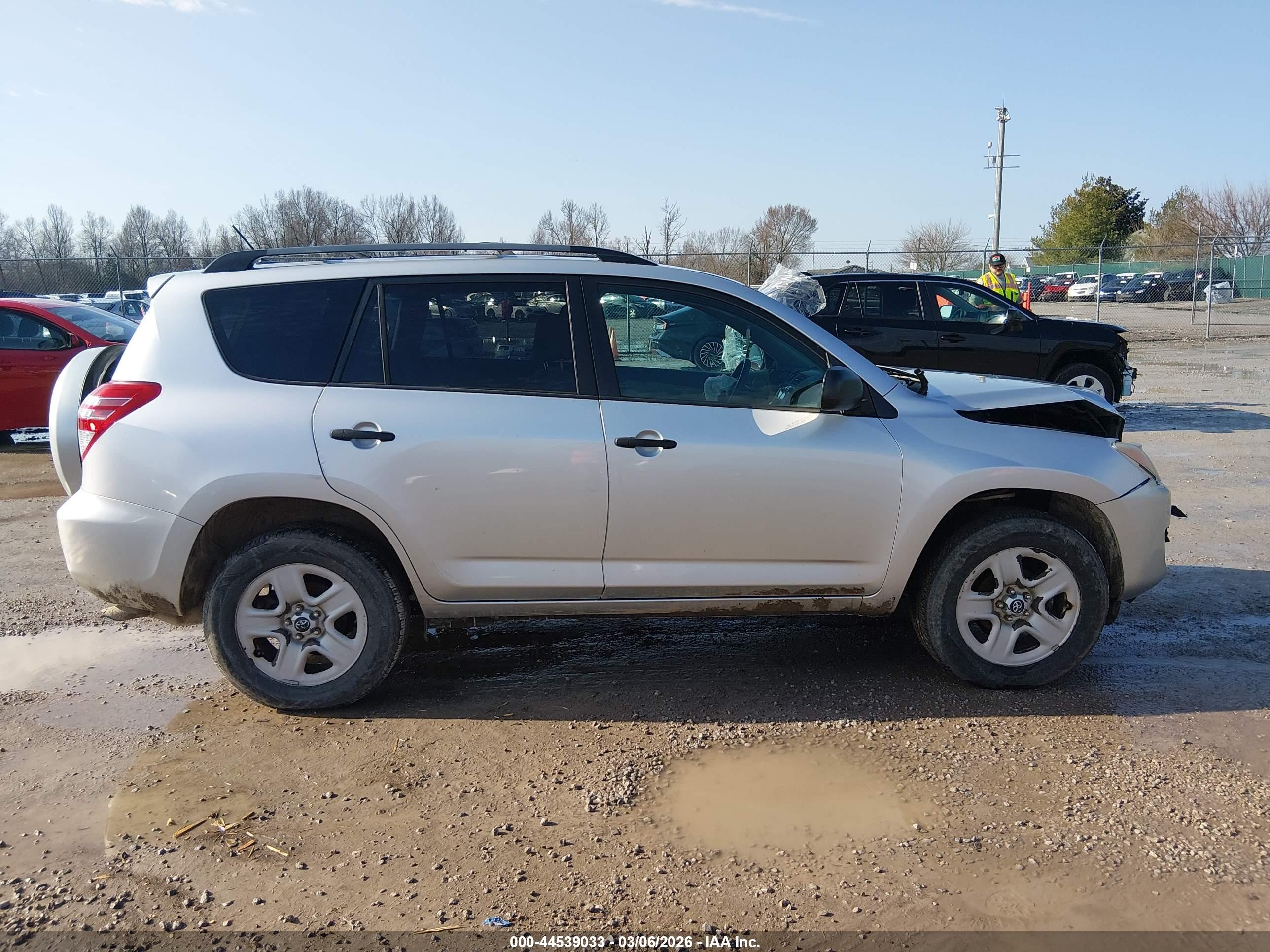 2011 Toyota Rav4 Silver vin: 2T3BF4DV8BW124519