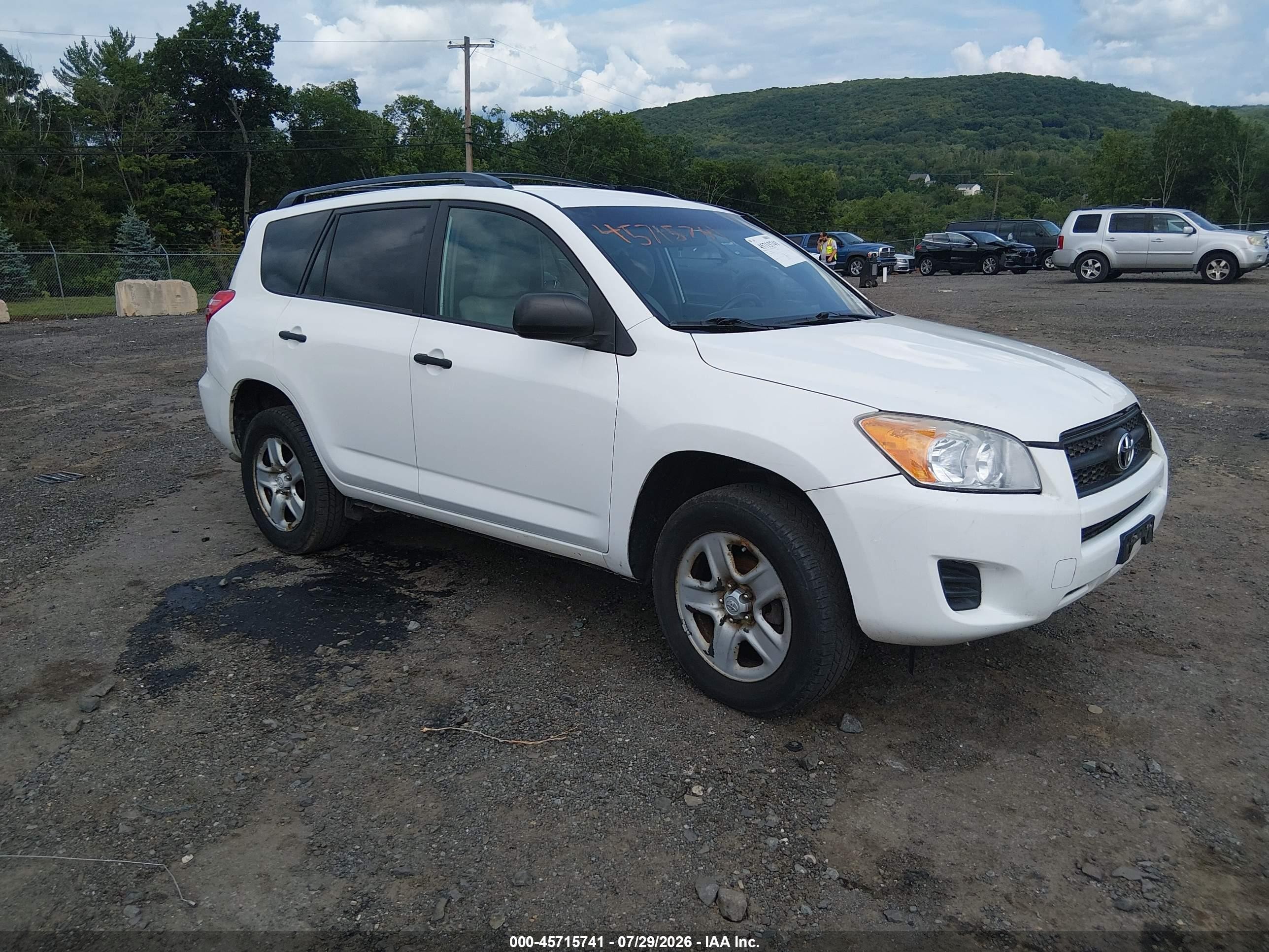 2011 Toyota Rav4   White vin: 2T3BF4DV8BW132037