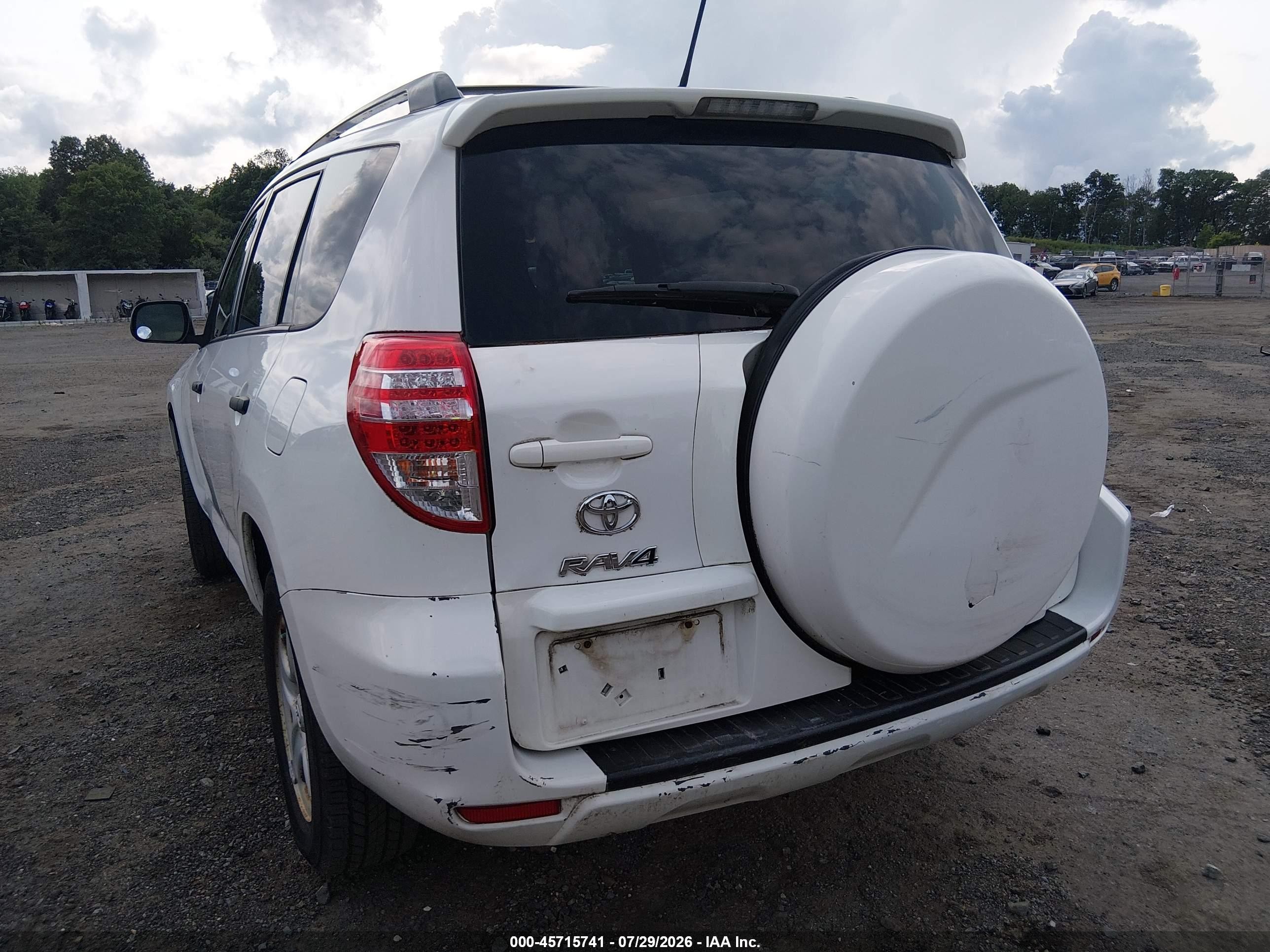 2011 Toyota Rav4   White vin: 2T3BF4DV8BW132037