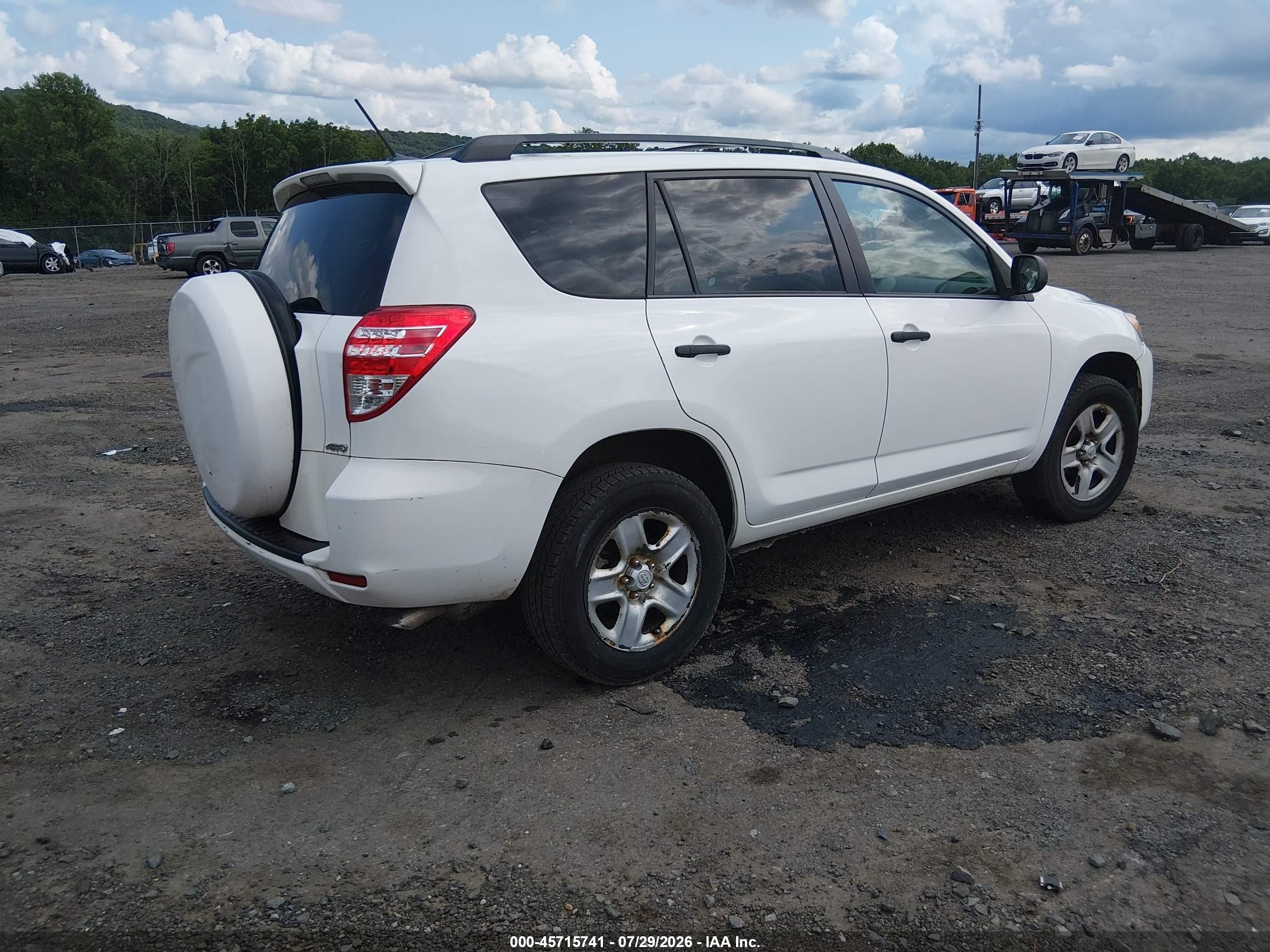 2011 Toyota Rav4   White vin: 2T3BF4DV8BW132037