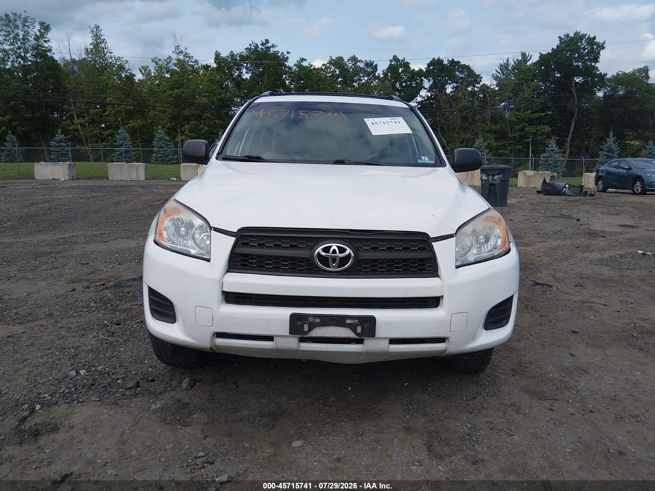 2011 Toyota Rav4   White vin: 2T3BF4DV8BW132037