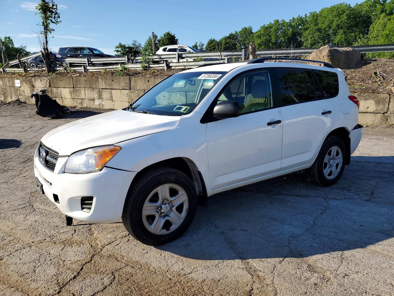 2011 Toyota Rav4 Base White vin: 2T3BF4DV8BW149534