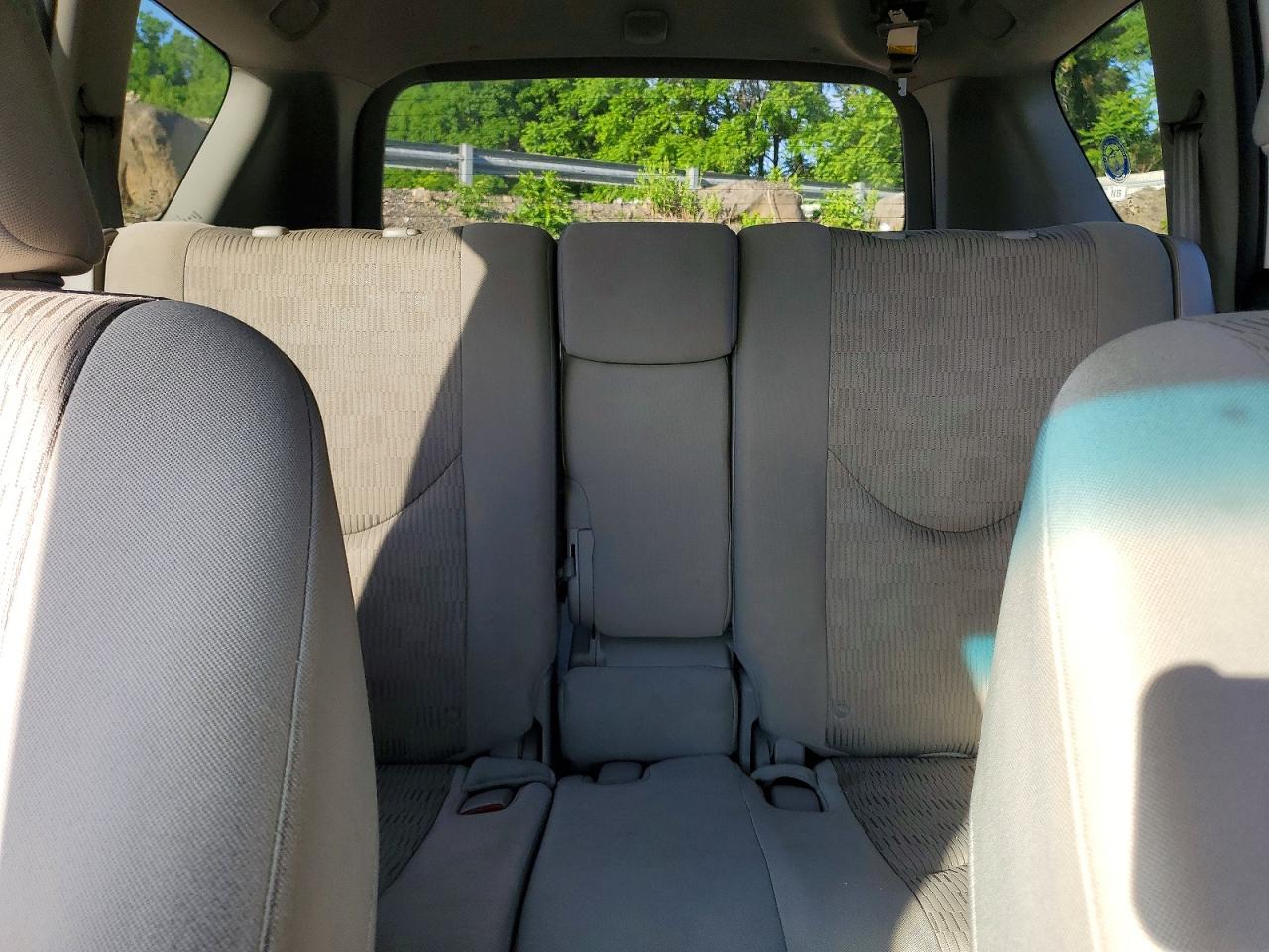 2011 Toyota Rav4 Base White vin: 2T3BF4DV8BW149534