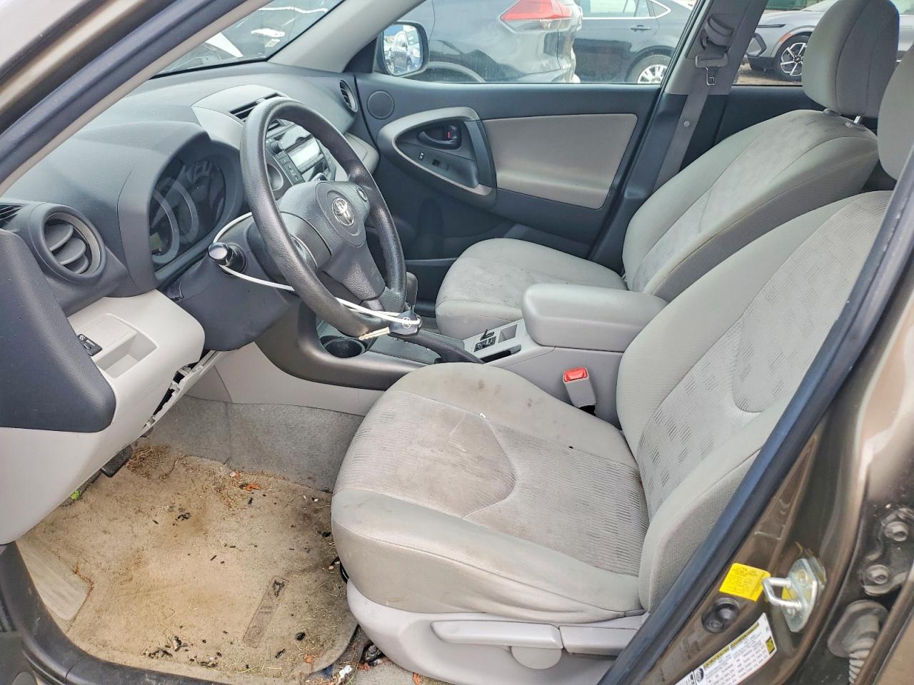 2011 Toyota Rav4 Base Tan vin: 2T3BF4DV8BW149551