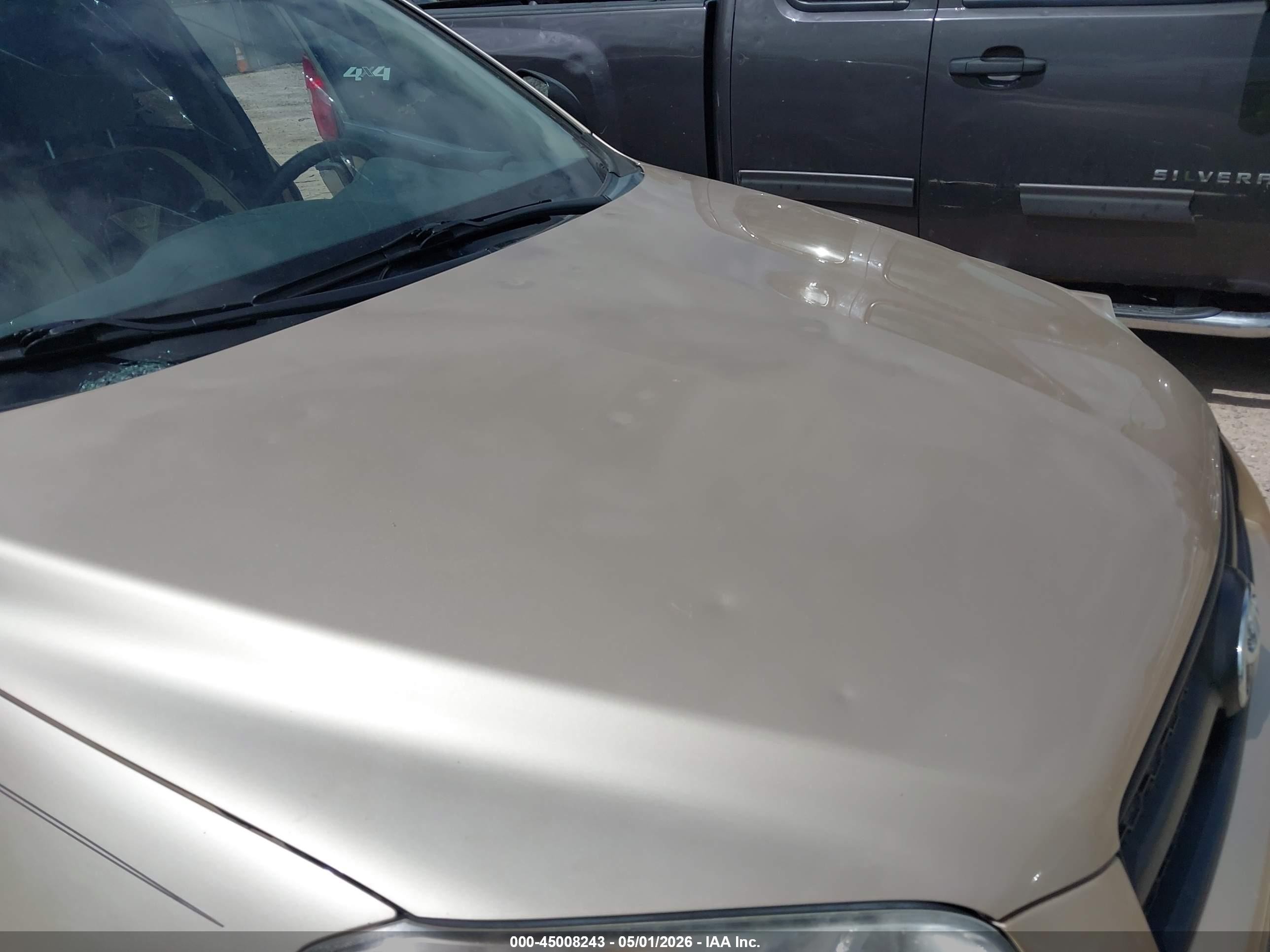 2011 Toyota Rav4   Champagne vin: 2T3BF4DV8BW161702