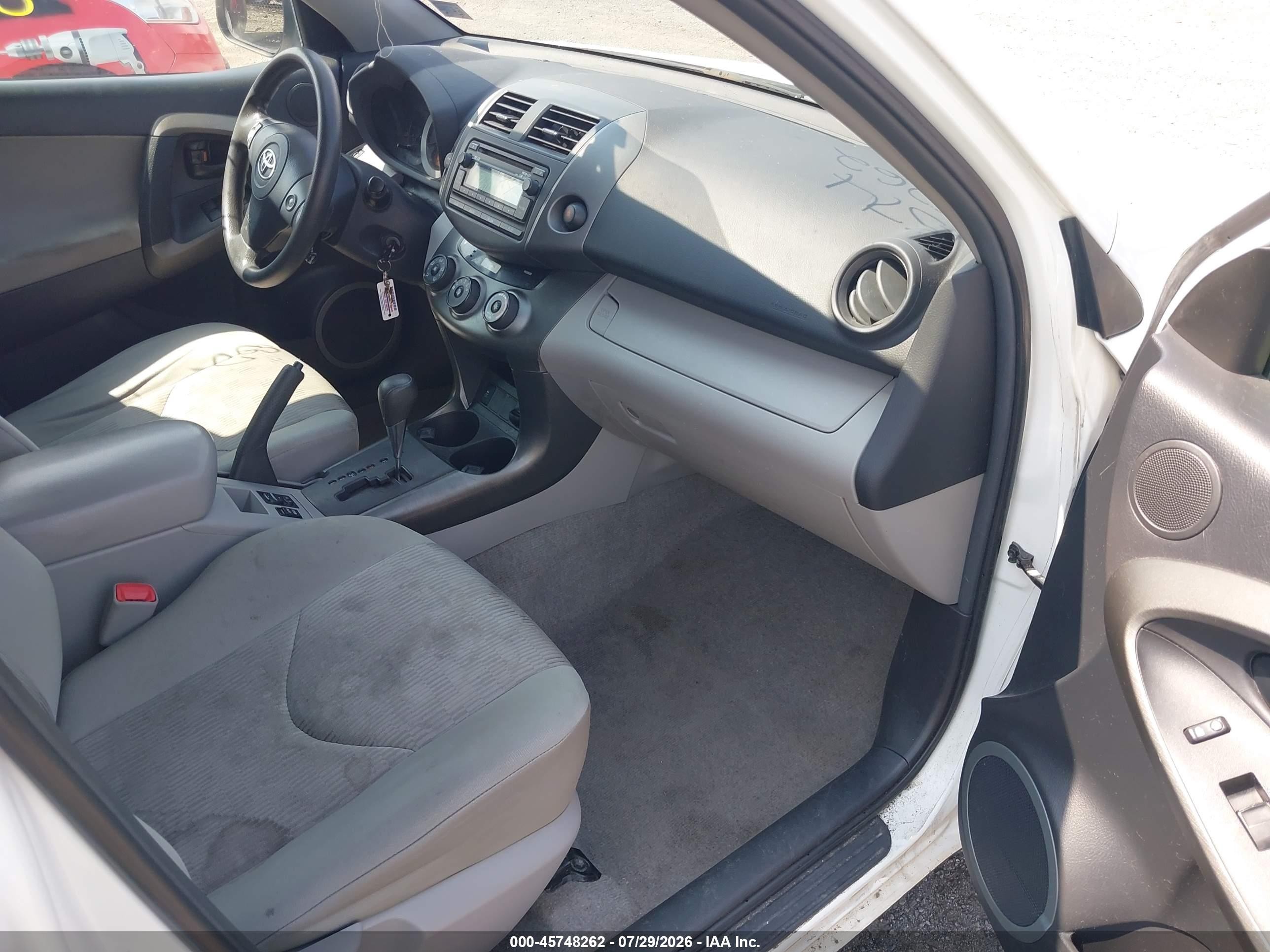 2012 Toyota Rav4   Белый vin: 2T3BF4DV8CW196788