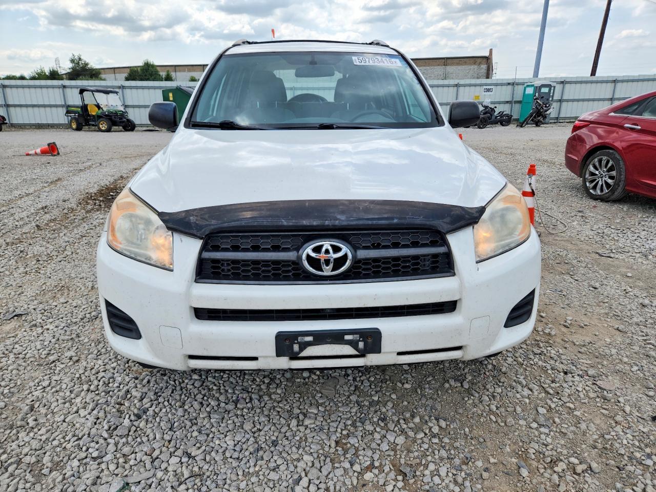 2012 Toyota Rav4 Base White vin: 2T3BF4DV8CW228557
