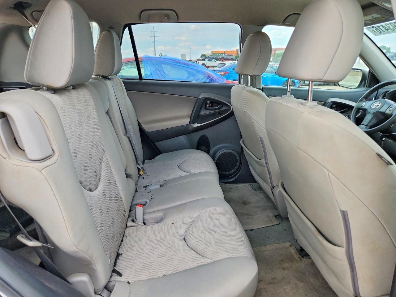2012 Toyota Rav4 Base White vin: 2T3BF4DV8CW228557