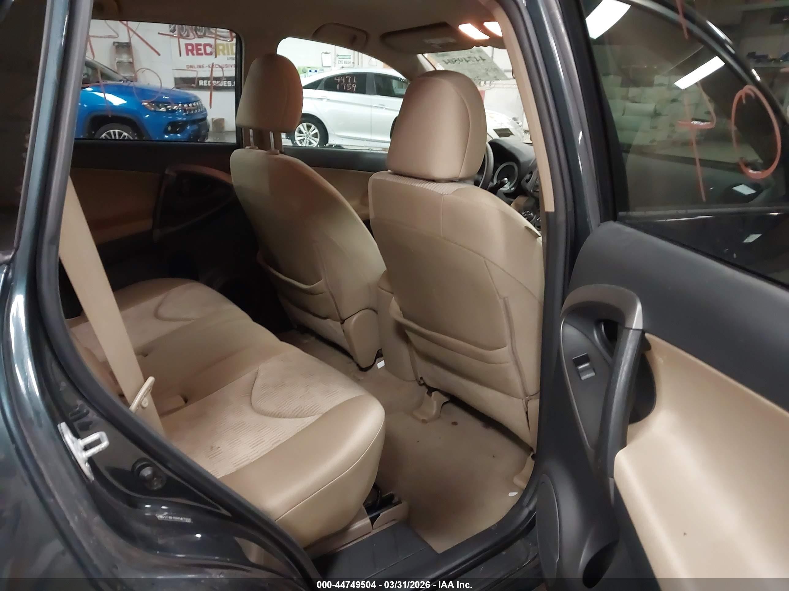 2012 Toyota Rav4   Blue vin: 2T3BF4DV8CW233791