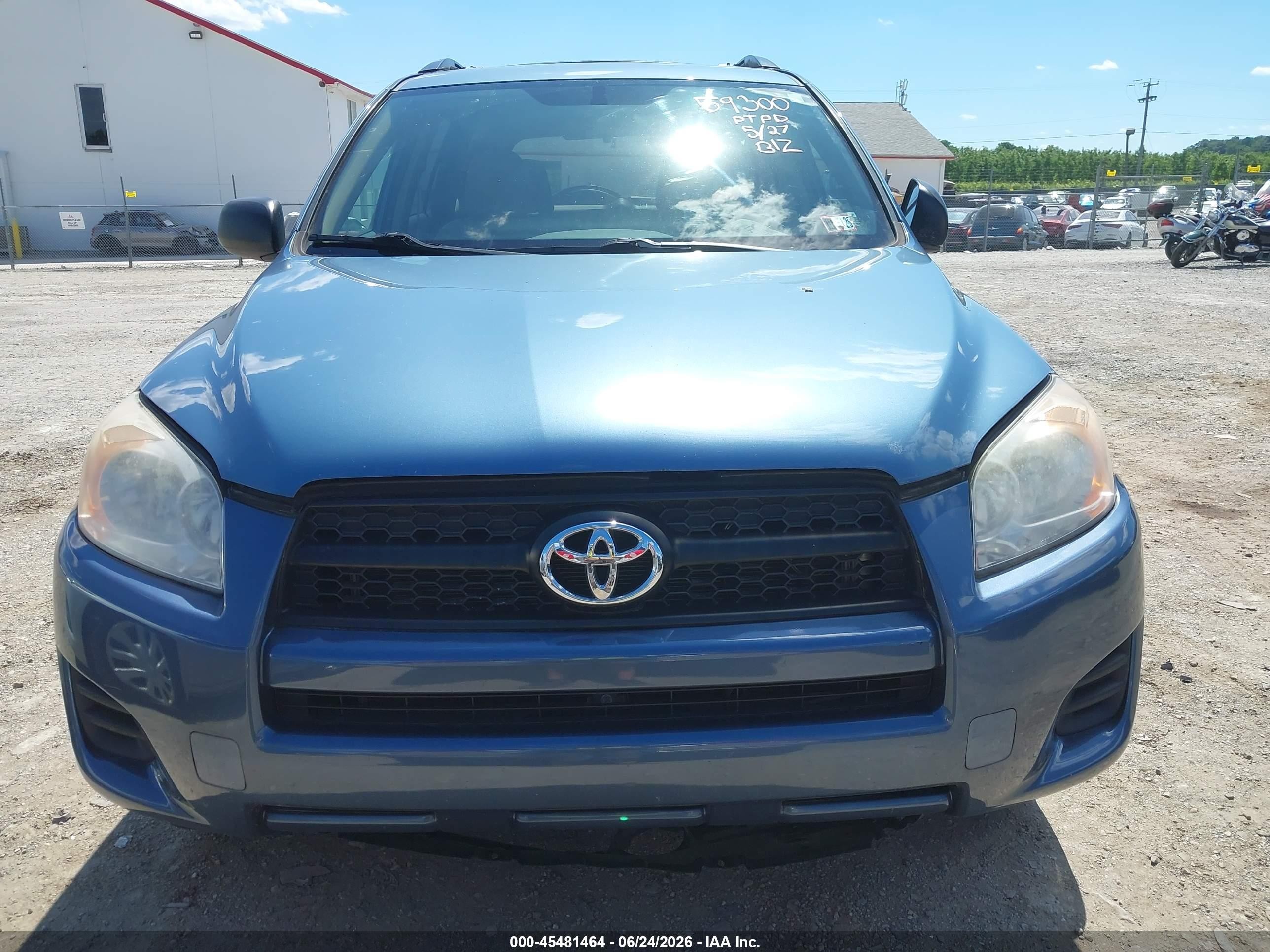 2012 Toyota Rav4   Blue vin: 2T3BF4DV8CW247626
