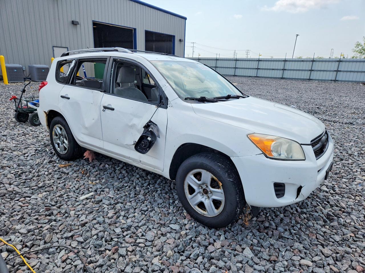 2010 Toyota Rav4 Base White vin: 2T3BF4DV9AW073224
