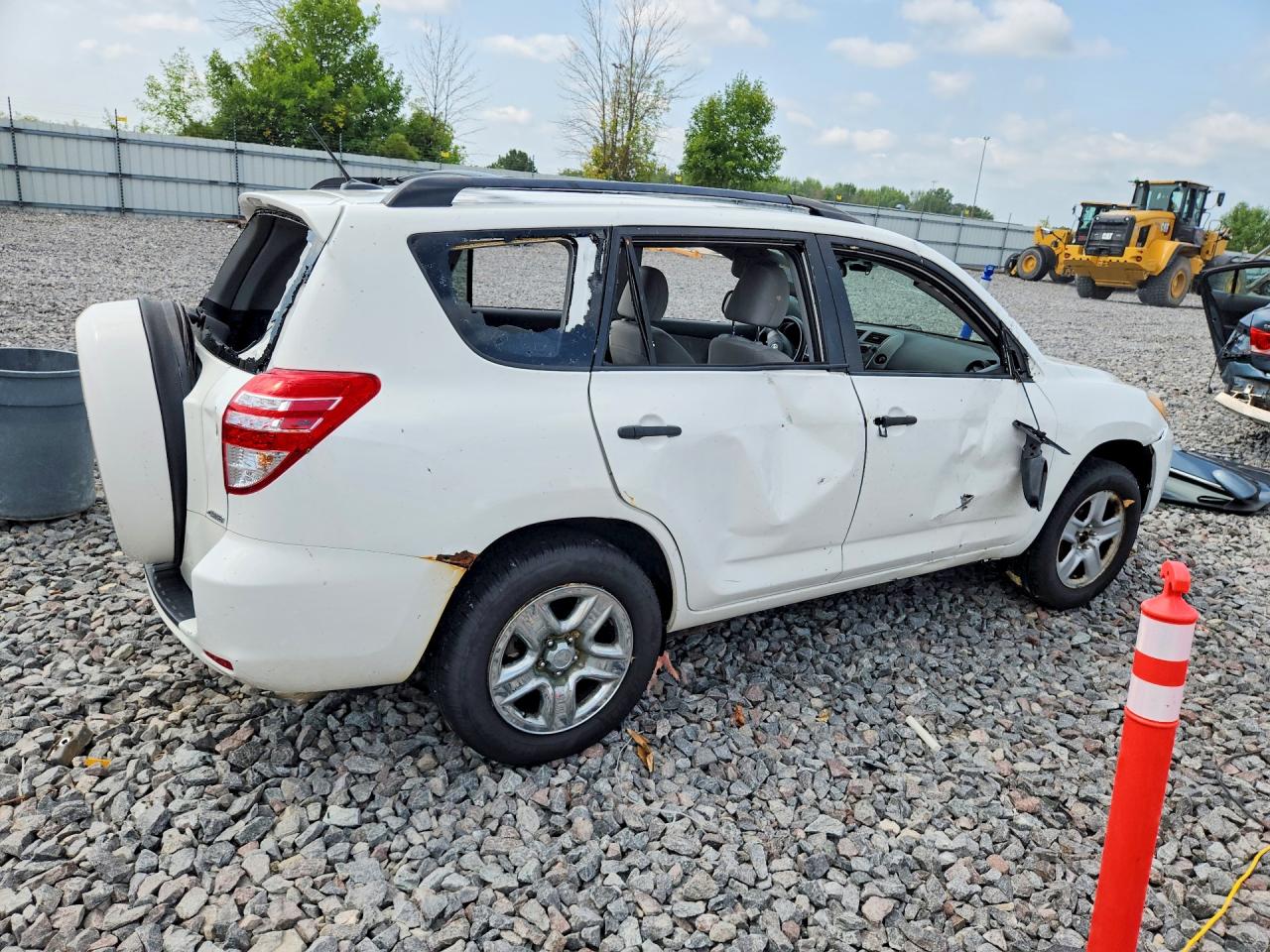 2010 Toyota Rav4 Base White vin: 2T3BF4DV9AW073224