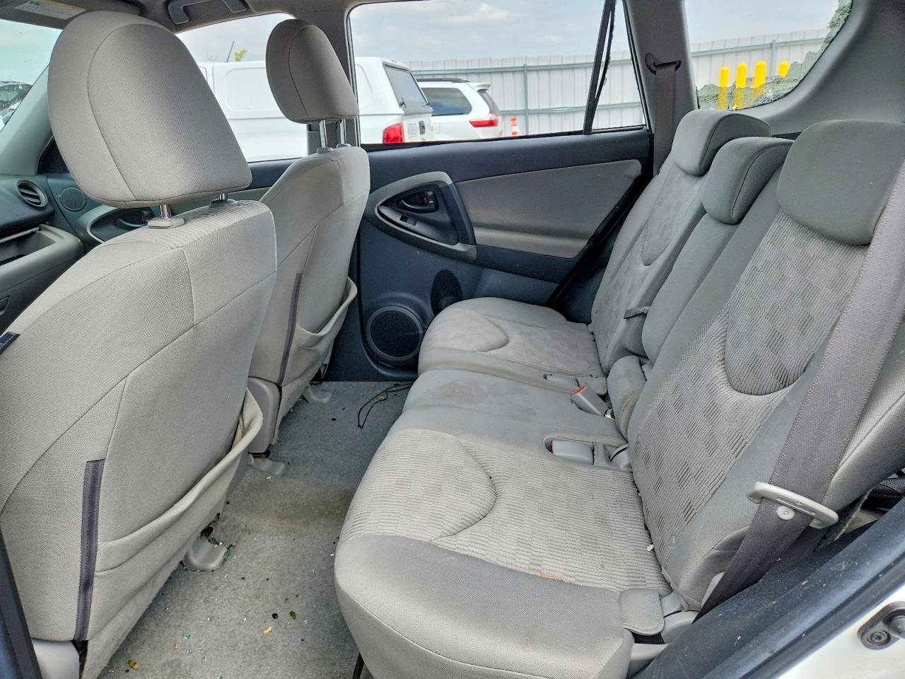 2010 Toyota Rav4 Base White vin: 2T3BF4DV9AW073224