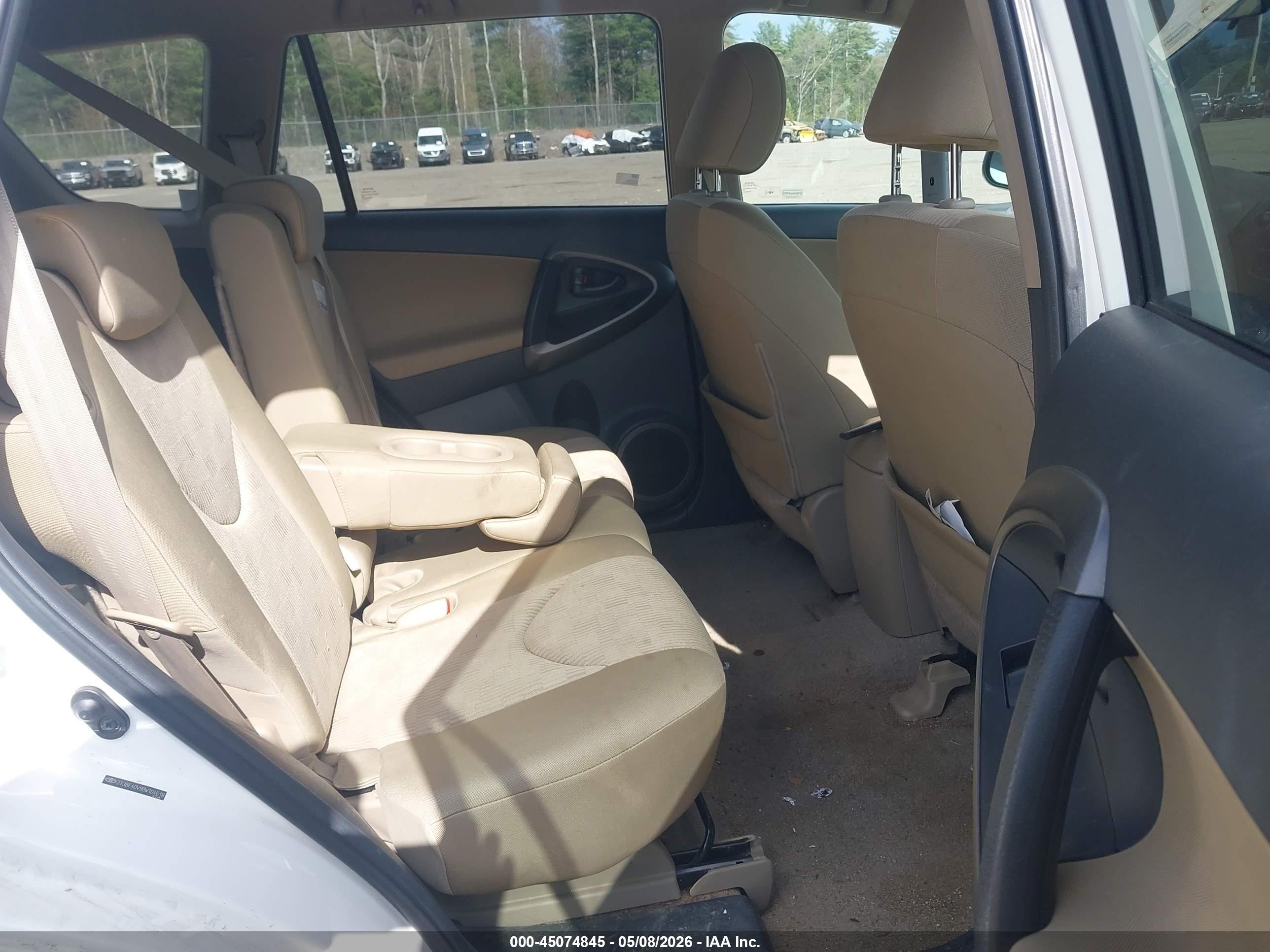 2011 Toyota Rav4   White vin: 2T3BF4DV9BW104618
