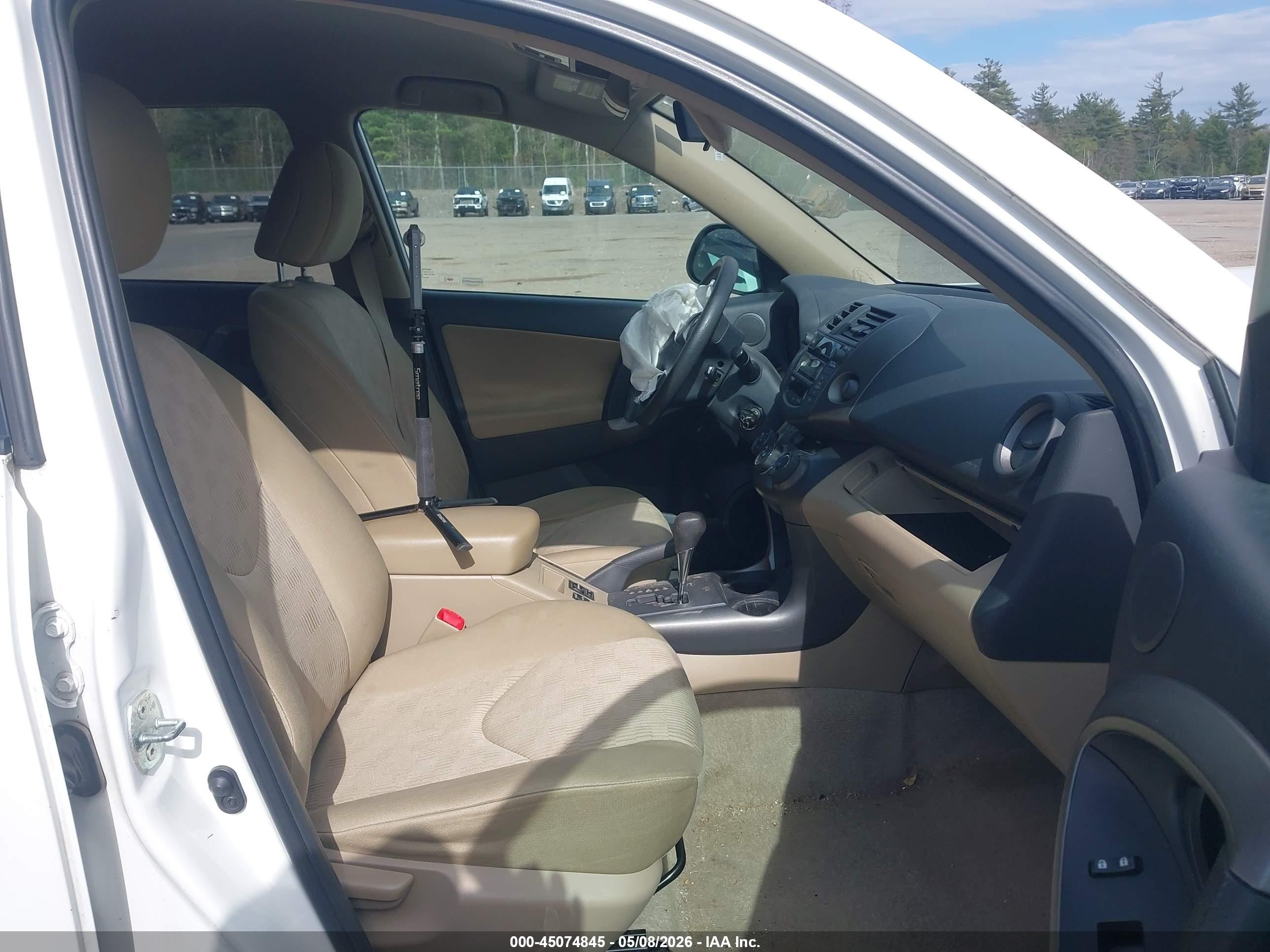 2011 Toyota Rav4   White vin: 2T3BF4DV9BW104618