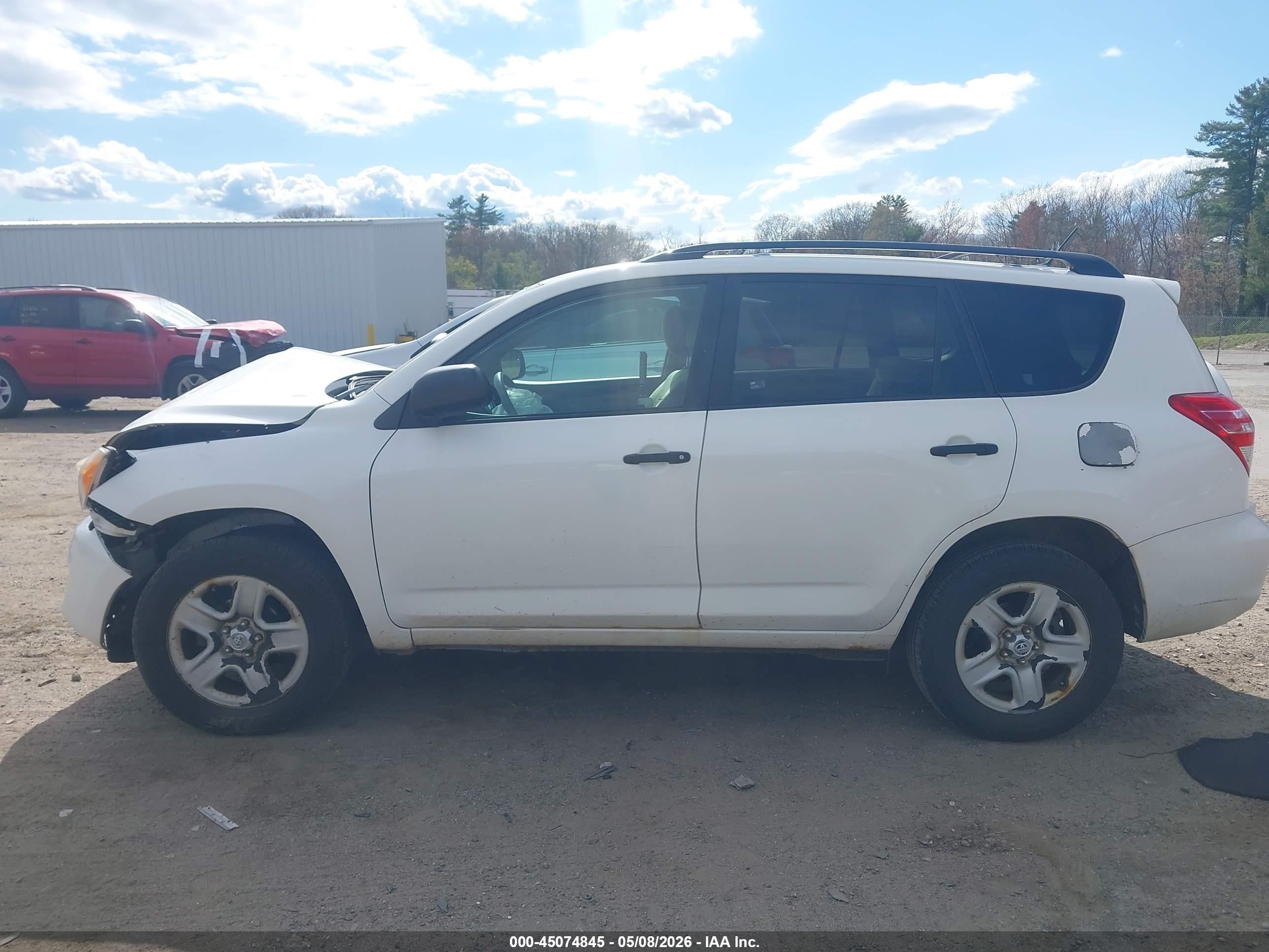 2011 Toyota Rav4   White vin: 2T3BF4DV9BW104618